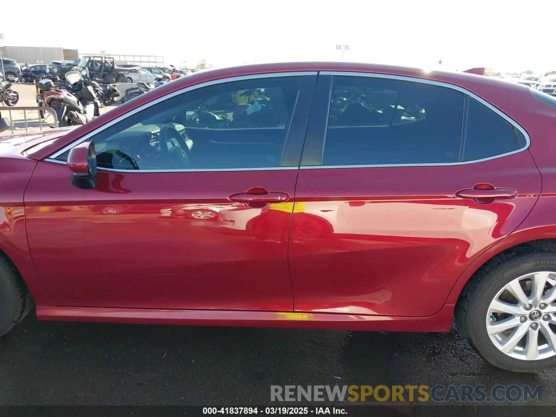 15 fotografías del automóvil dañado 4T1C11AK9LU311063 TOYOTA CAMRY 2020