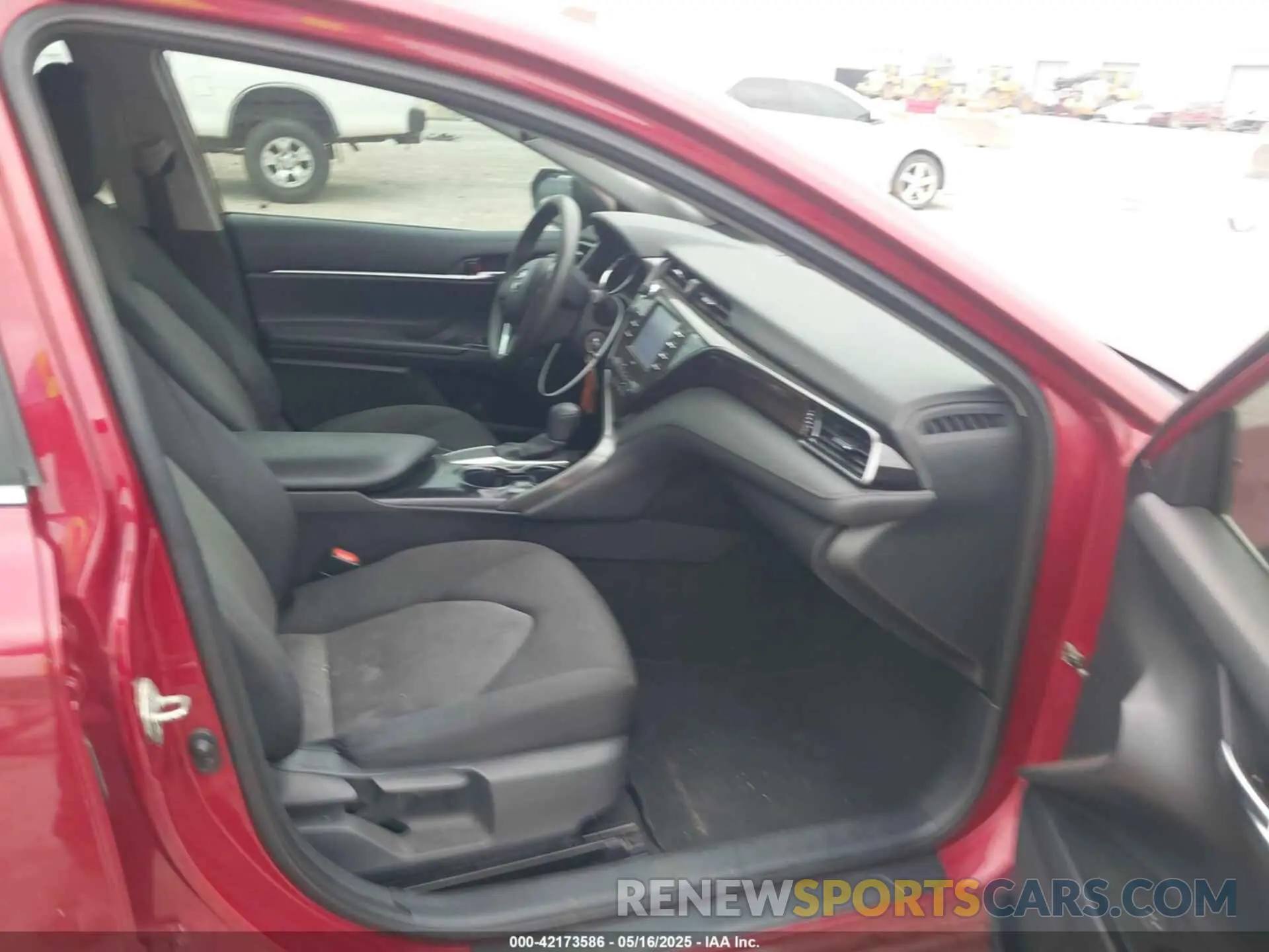 5 fotografías del automóvil dañado 4T1C11AK9LU367567 TOYOTA CAMRY 2020