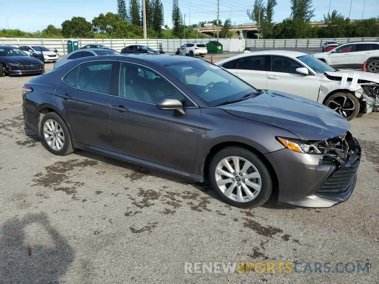 4 fotografías del automóvil dañado 4T1C11AK9LU376513 TOYOTA CAMRY 2020