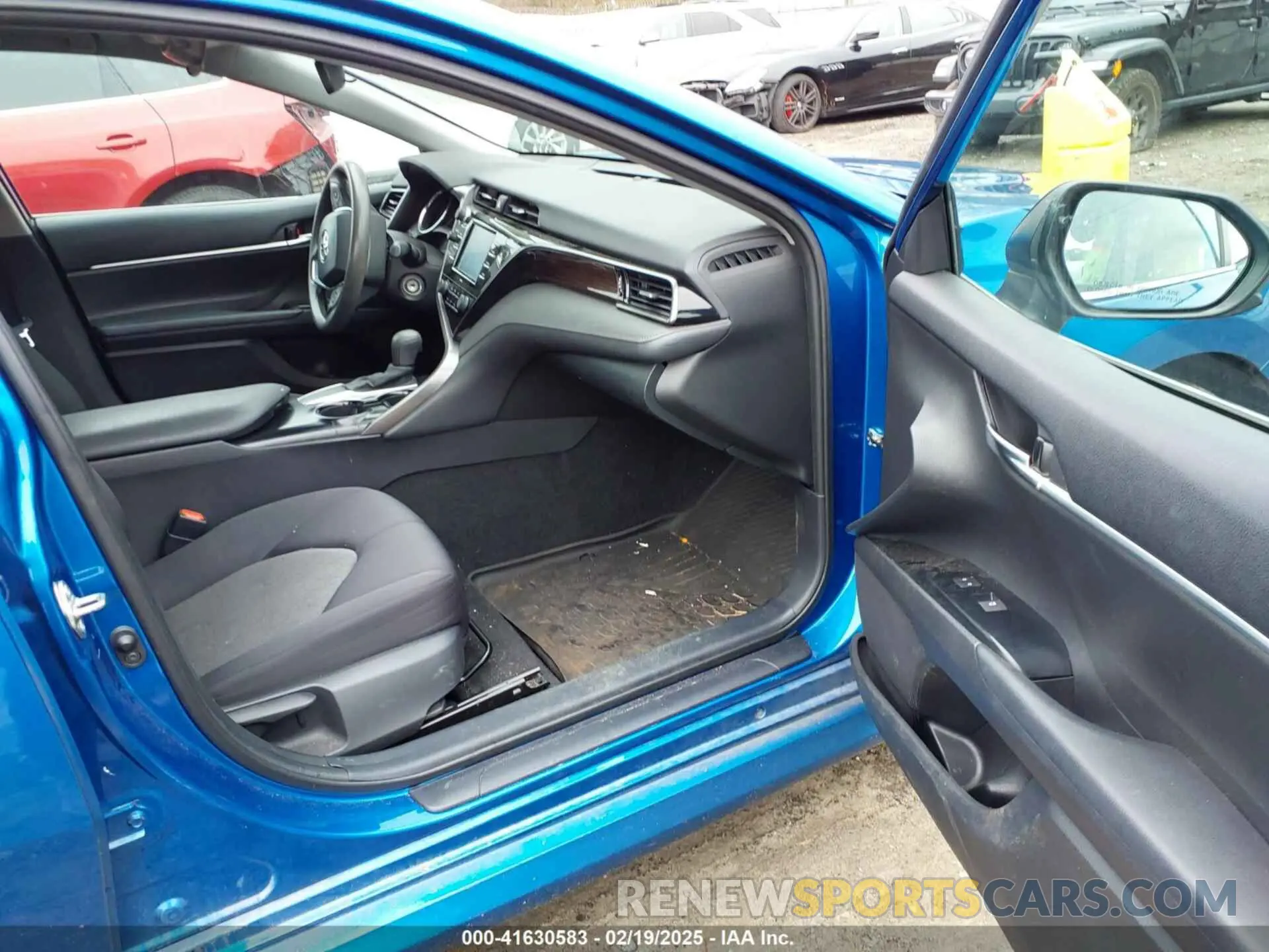 5 fotografías del automóvil dañado 4T1C11AK9LU392985 TOYOTA CAMRY 2020