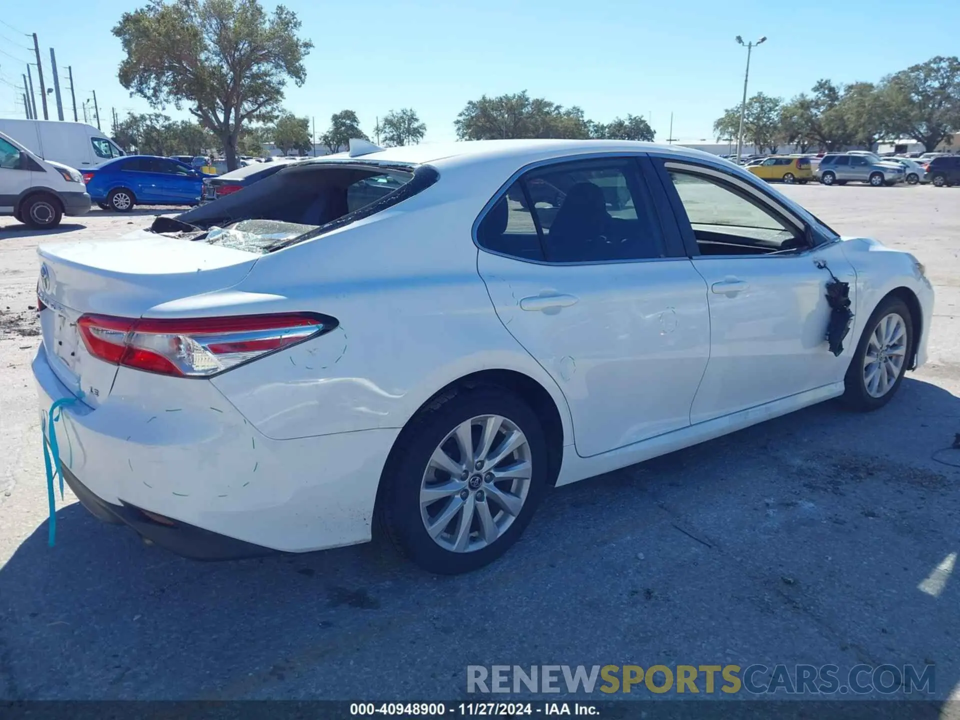 4 fotografías del automóvil dañado 4T1C11AK9LU926759 TOYOTA CAMRY 2020