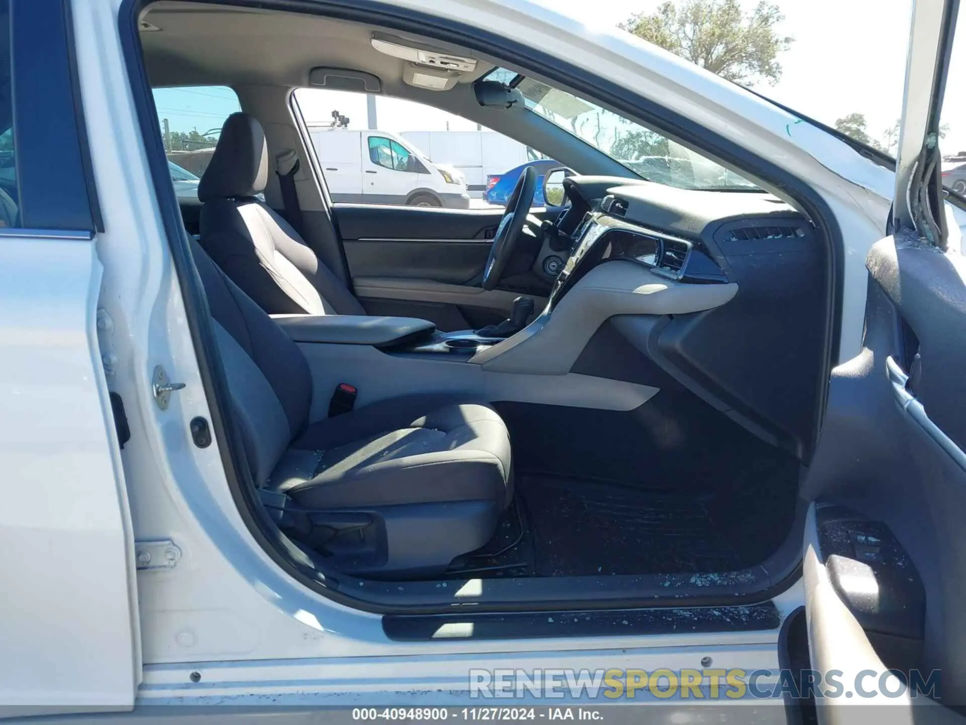 5 fotografías del automóvil dañado 4T1C11AK9LU926759 TOYOTA CAMRY 2020