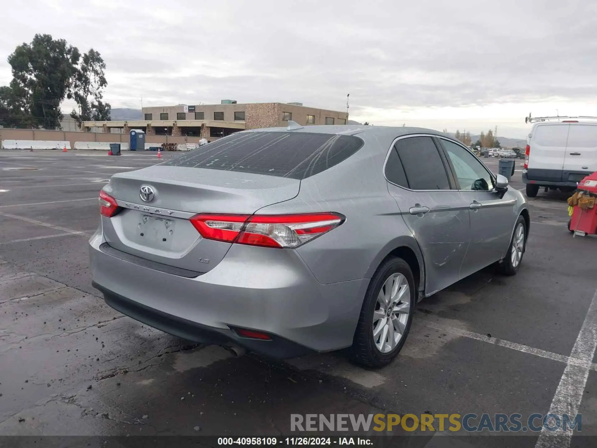 4 fotografías del automóvil dañado 4T1C11AK9LU934070 TOYOTA CAMRY 2020