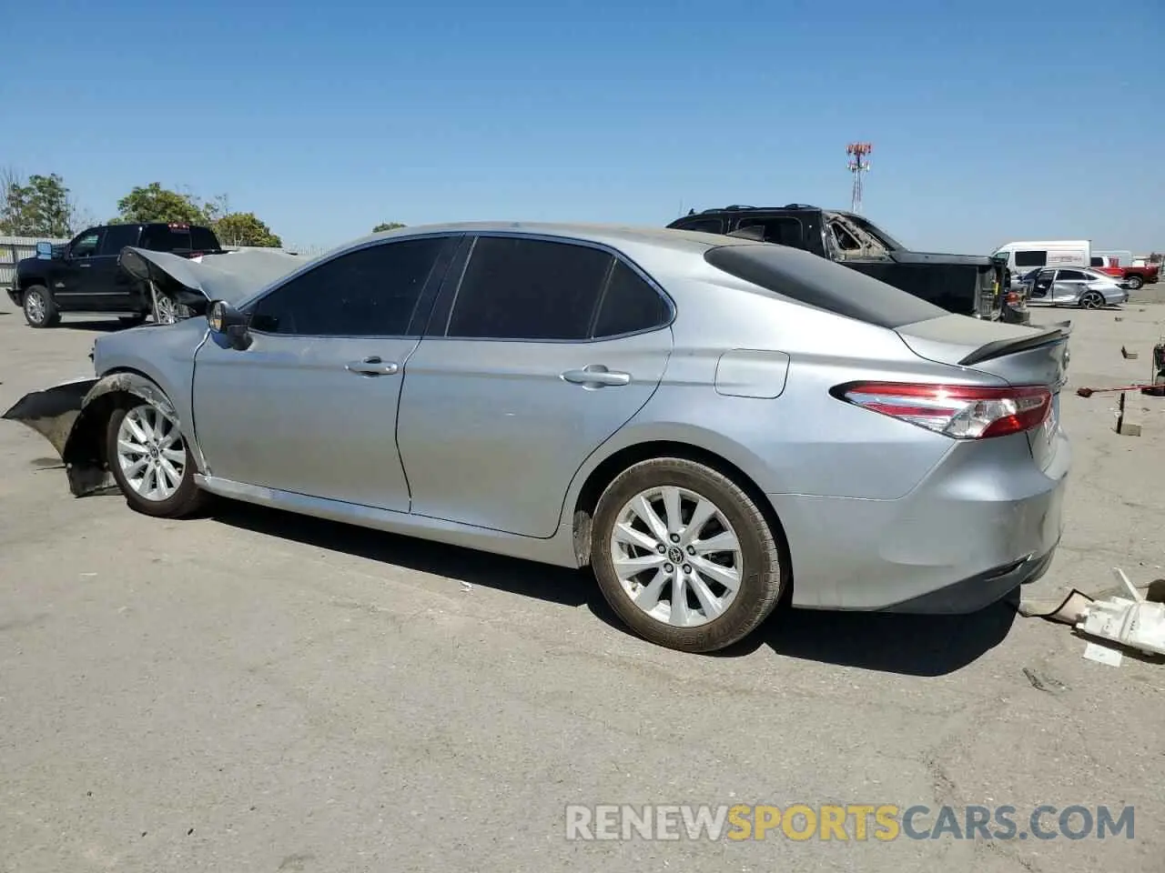 2 fotografías del automóvil dañado 4T1C11AK9LU984130 TOYOTA CAMRY 2020