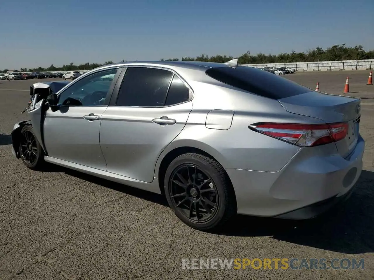 2 fotografías del automóvil dañado 4T1C11AK9LU987626 TOYOTA CAMRY 2020