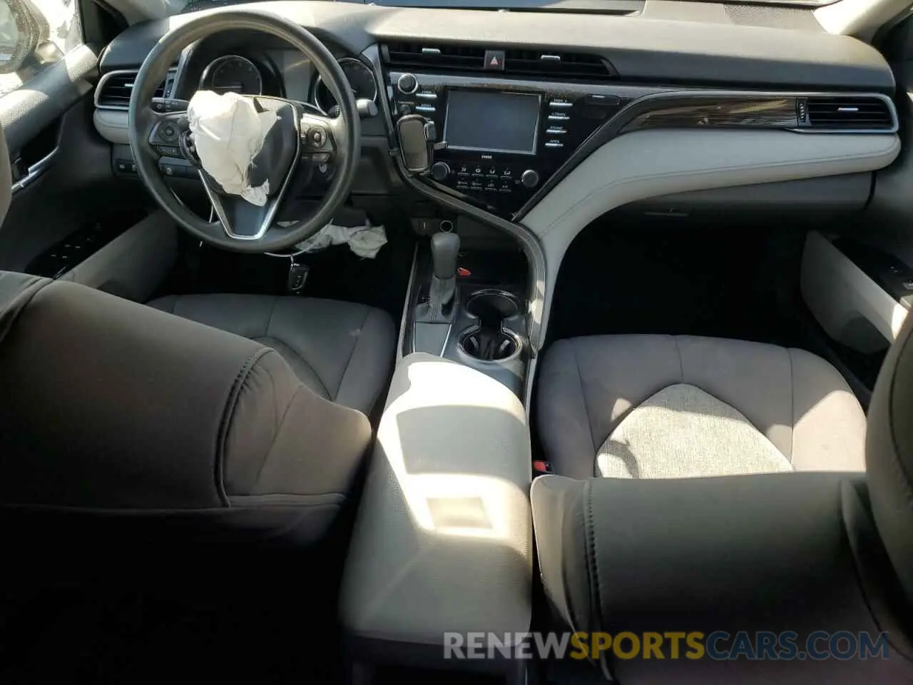 8 fotografías del automóvil dañado 4T1C11AK9LU987626 TOYOTA CAMRY 2020