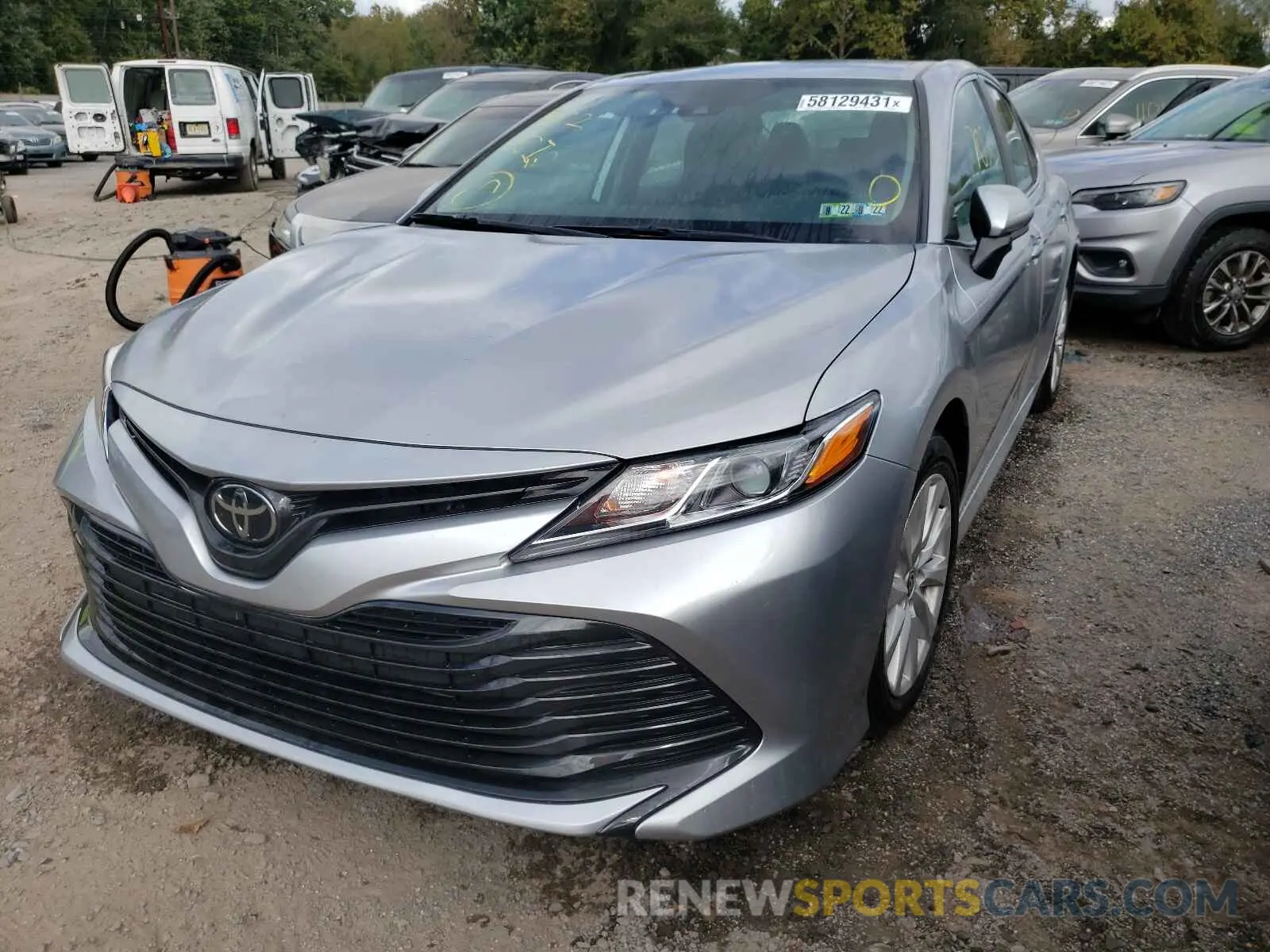 2 fotografías del automóvil dañado 4T1C11AK9LU998111 TOYOTA CAMRY 2020