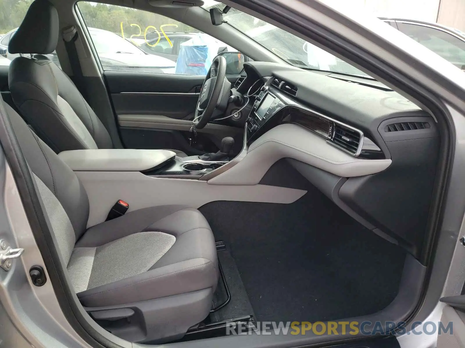 5 fotografías del automóvil dañado 4T1C11AK9LU998111 TOYOTA CAMRY 2020