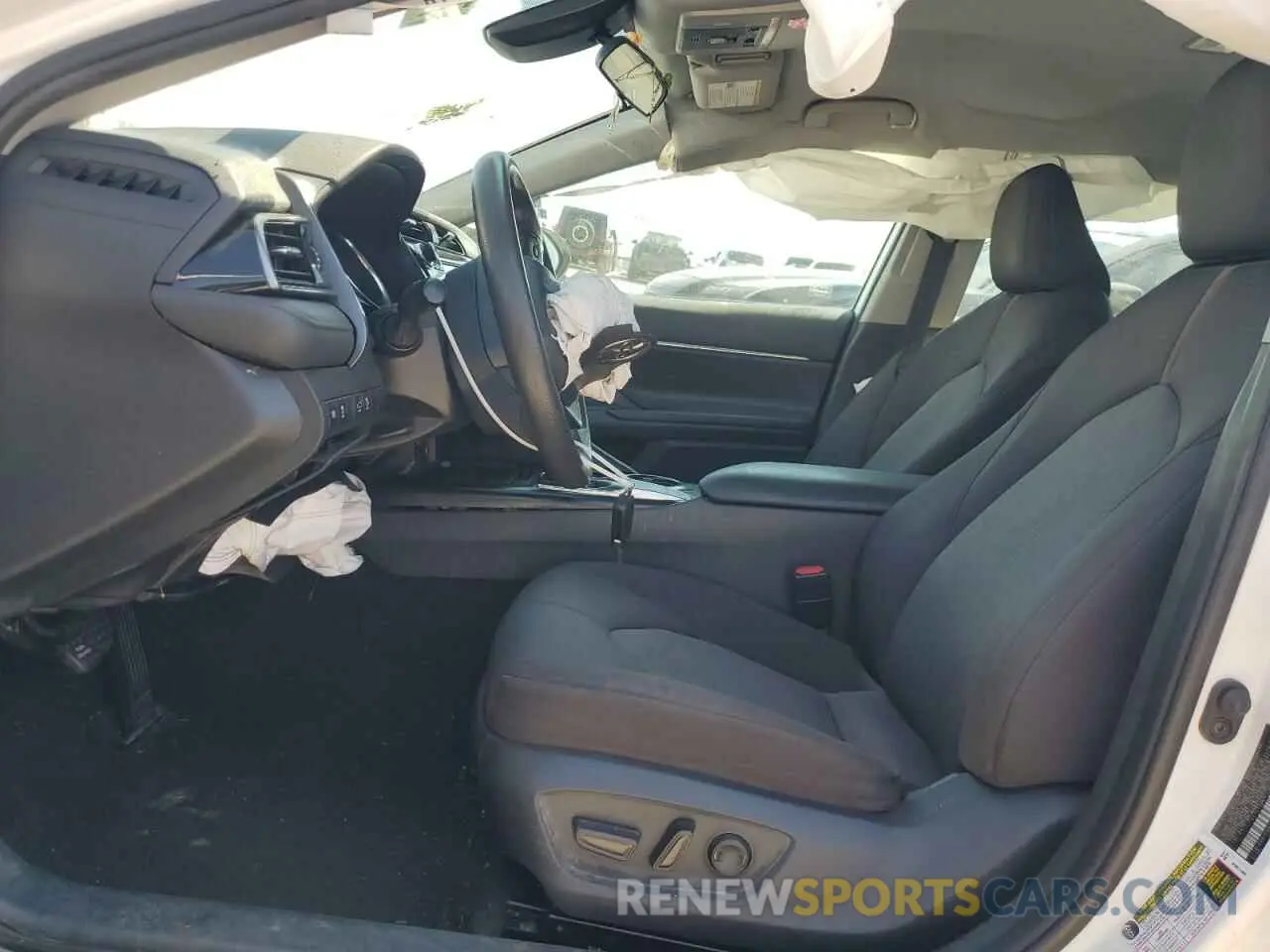7 fotografías del automóvil dañado 4T1C11AKXLU305675 TOYOTA CAMRY 2020