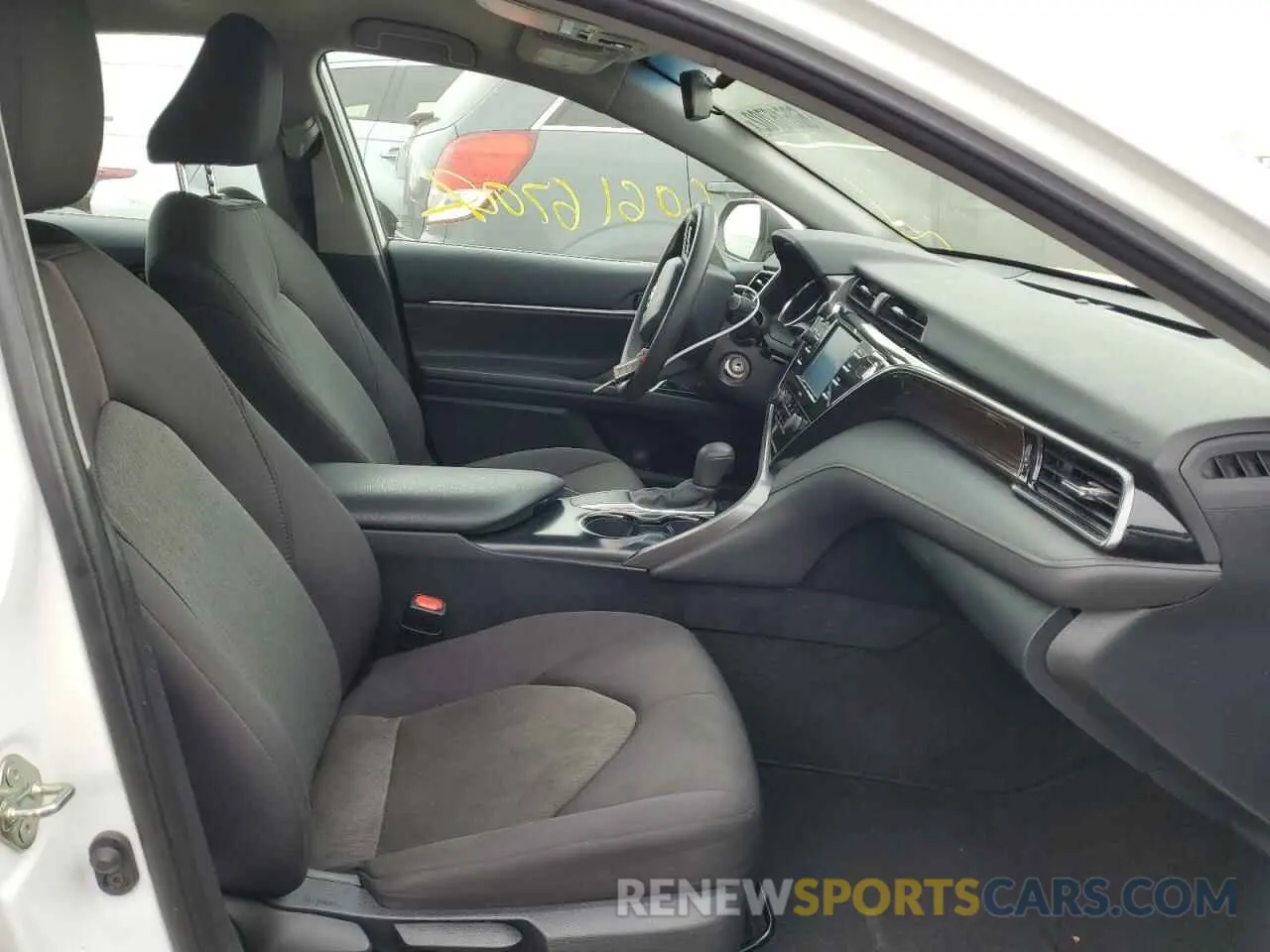 5 fotografías del automóvil dañado 4T1C11AKXLU316529 TOYOTA CAMRY 2020
