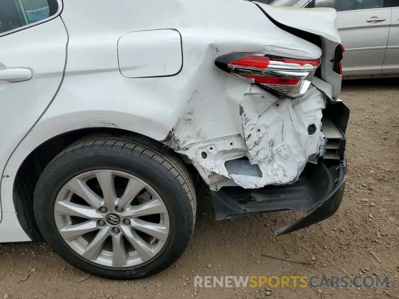 9 fotografías del automóvil dañado 4T1C11AKXLU316529 TOYOTA CAMRY 2020