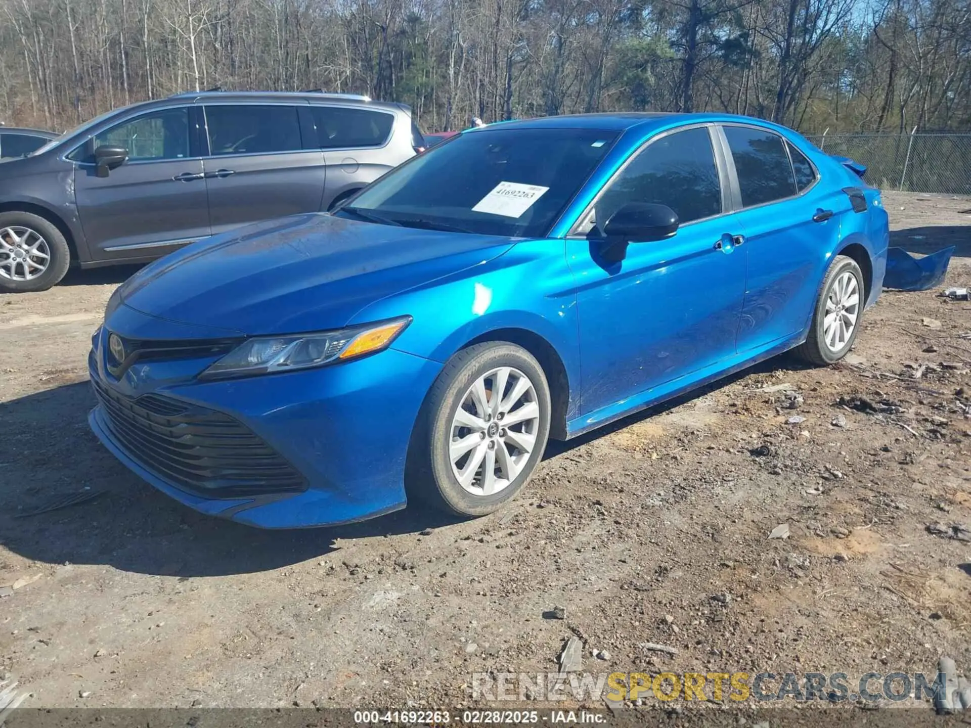 2 fotografías del automóvil dañado 4T1C11AKXLU335355 TOYOTA CAMRY 2020