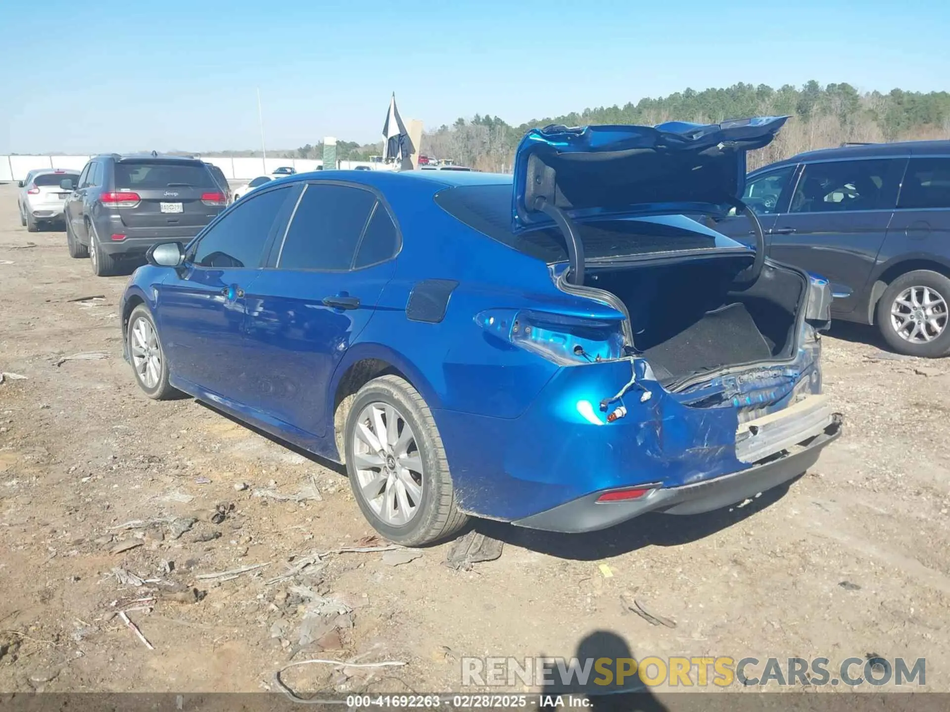 3 fotografías del automóvil dañado 4T1C11AKXLU335355 TOYOTA CAMRY 2020