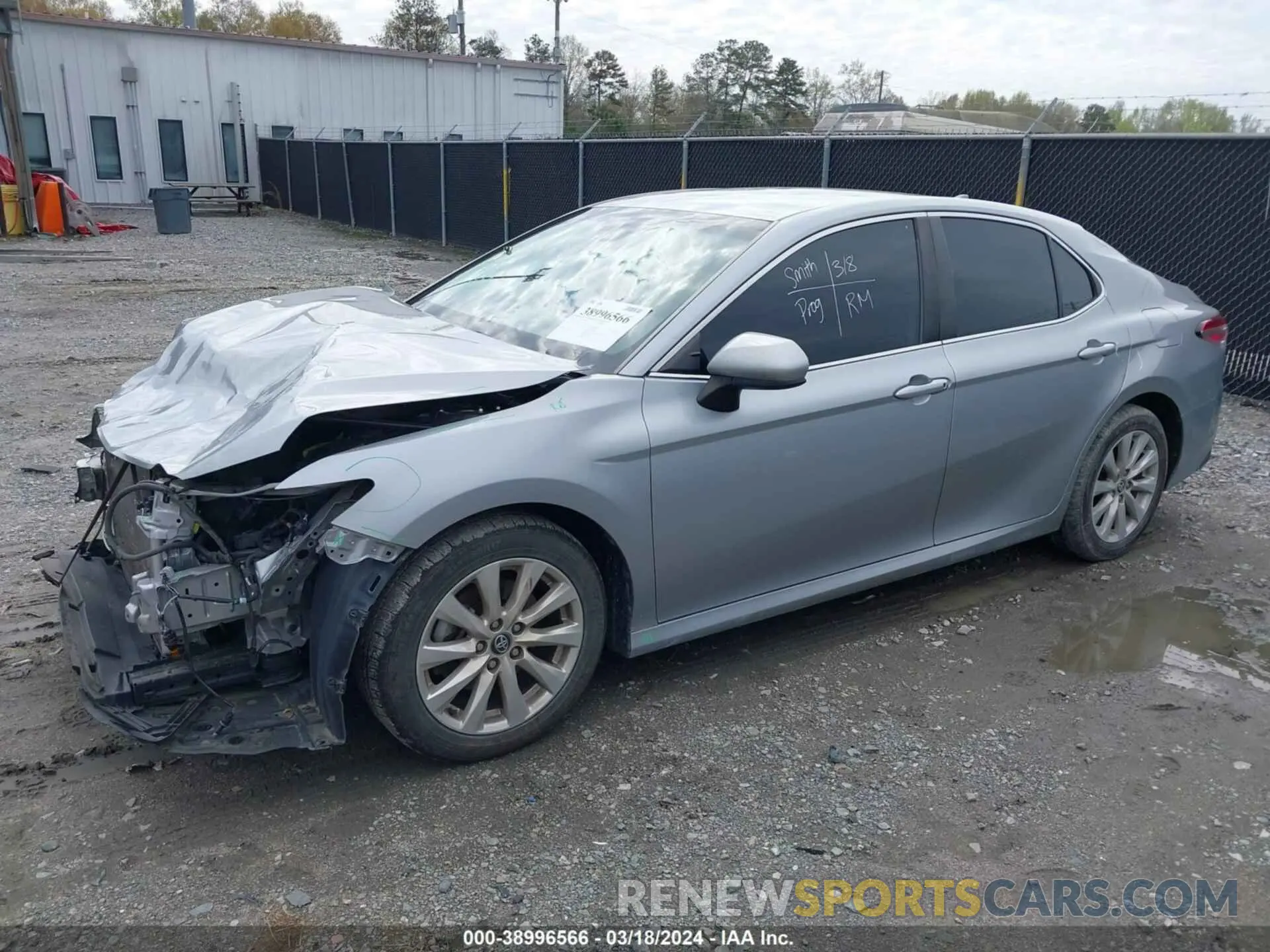 2 fotografías del automóvil dañado 4T1C11AKXLU358425 TOYOTA CAMRY 2020