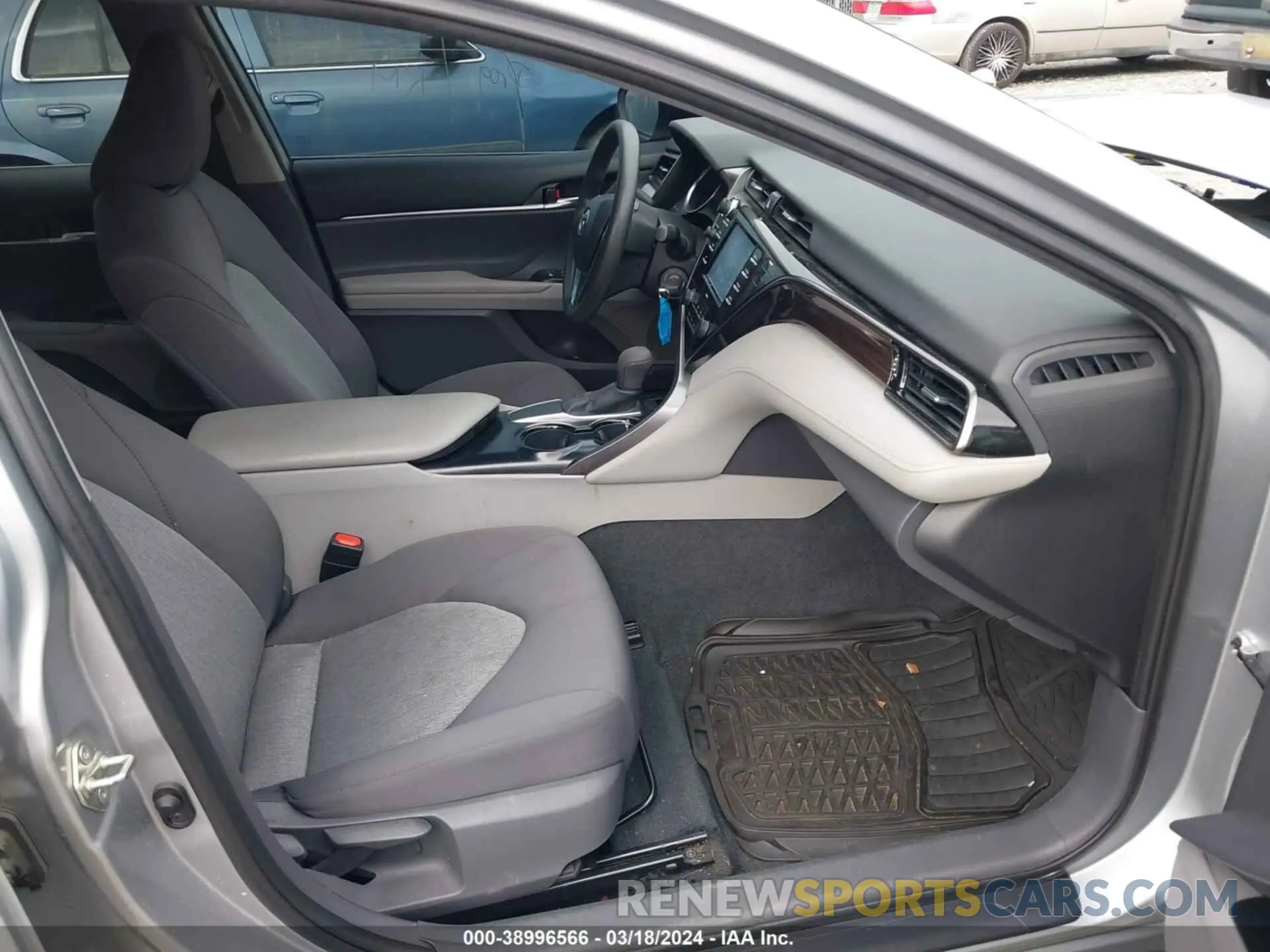 5 fotografías del automóvil dañado 4T1C11AKXLU358425 TOYOTA CAMRY 2020