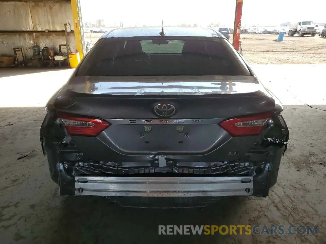 6 fotografías del automóvil dañado 4T1C11AKXLU394437 TOYOTA CAMRY 2020