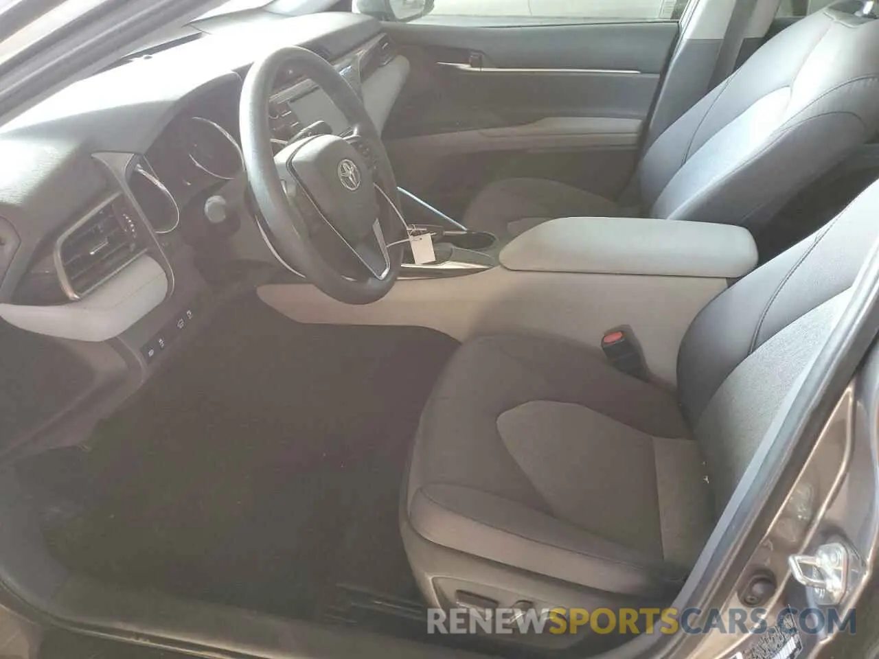 7 fotografías del automóvil dañado 4T1C11AKXLU394437 TOYOTA CAMRY 2020