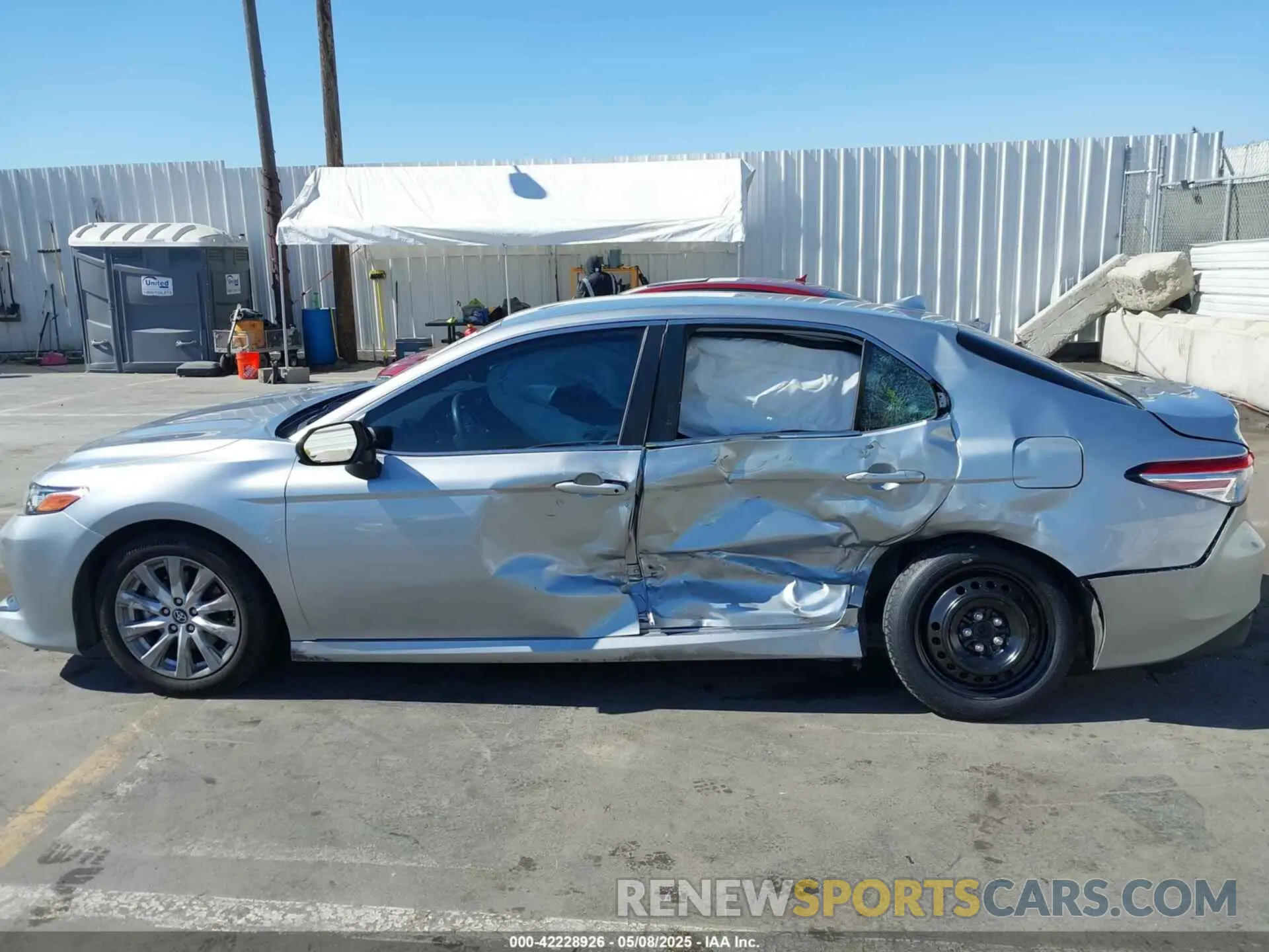 14 fotografías del automóvil dañado 4T1C11AKXLU913826 TOYOTA CAMRY 2020