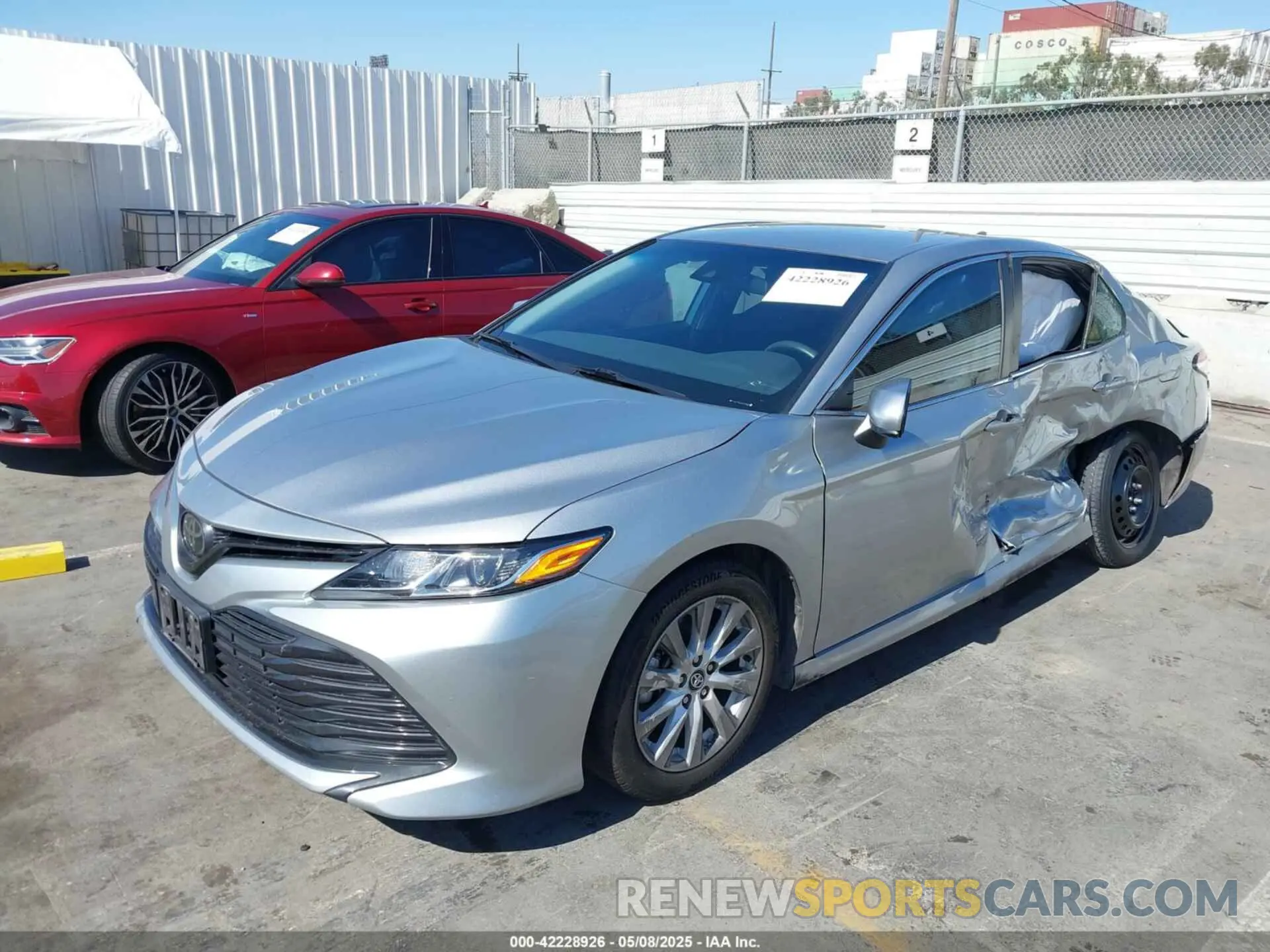 2 fotografías del automóvil dañado 4T1C11AKXLU913826 TOYOTA CAMRY 2020