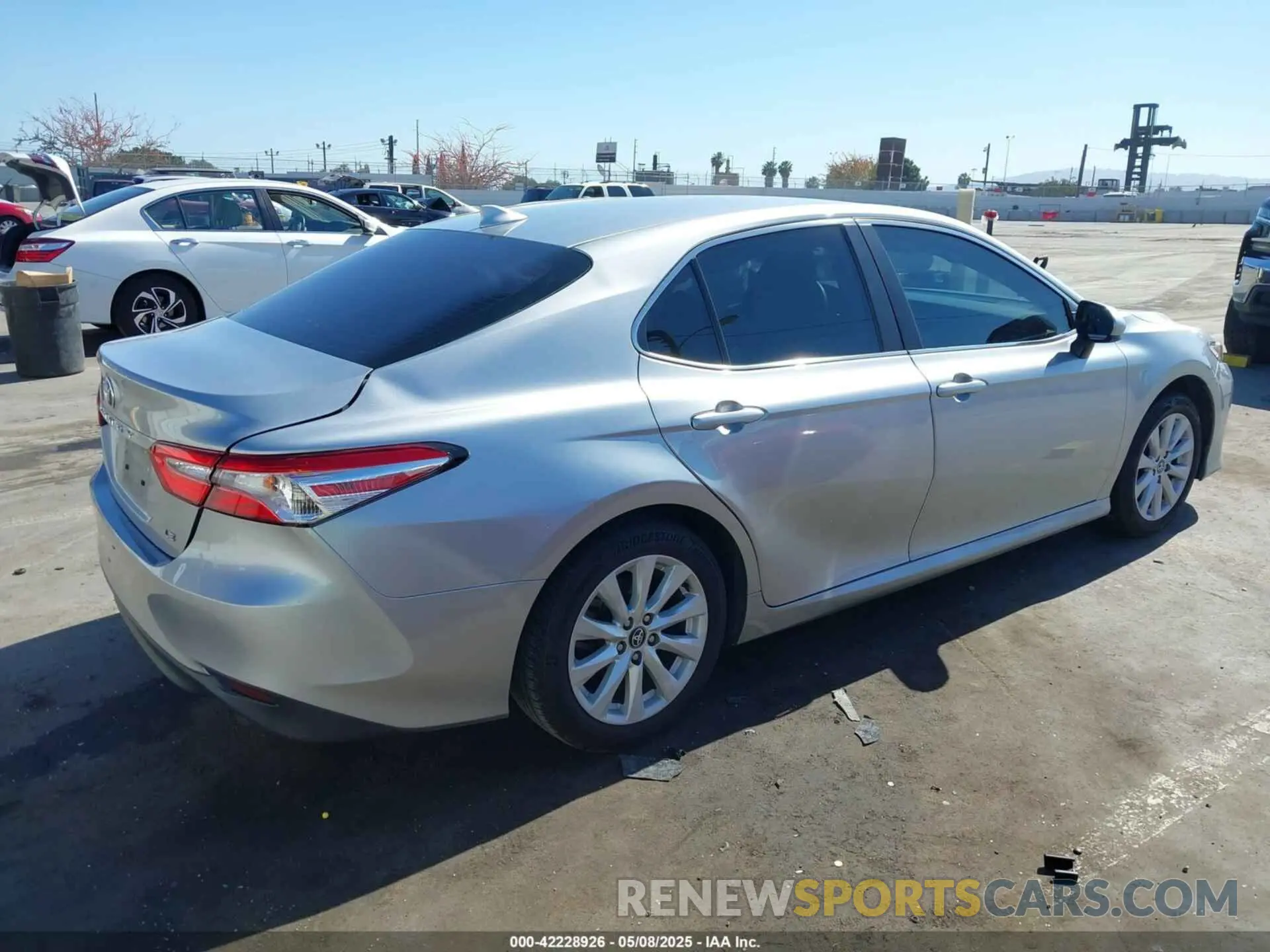 4 fotografías del automóvil dañado 4T1C11AKXLU913826 TOYOTA CAMRY 2020