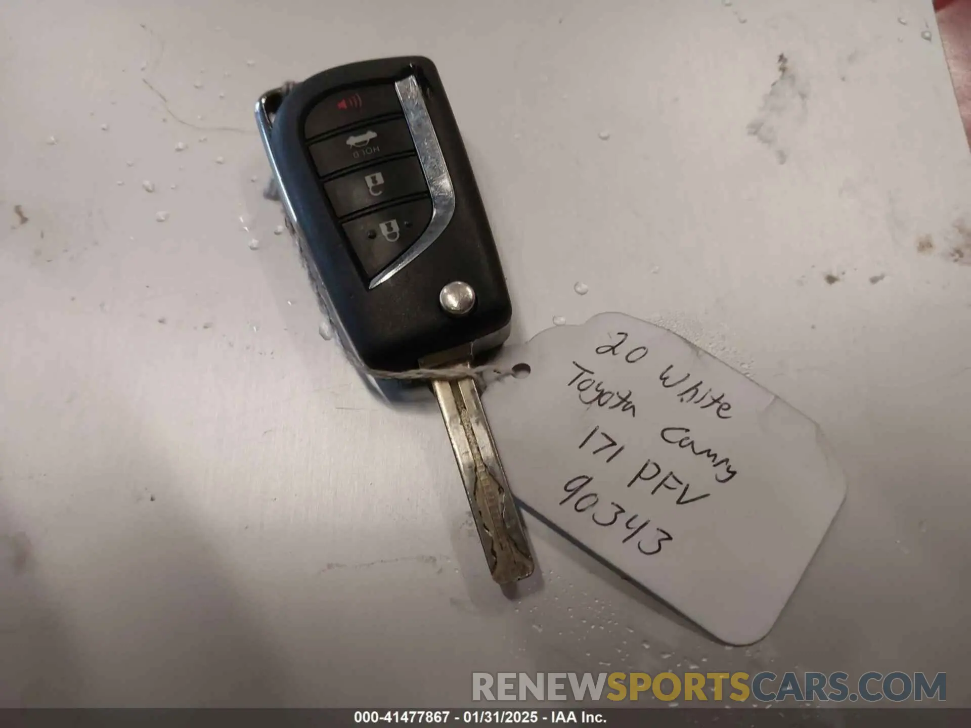 11 fotografías del automóvil dañado 4T1C11AKXLU916886 TOYOTA CAMRY 2020