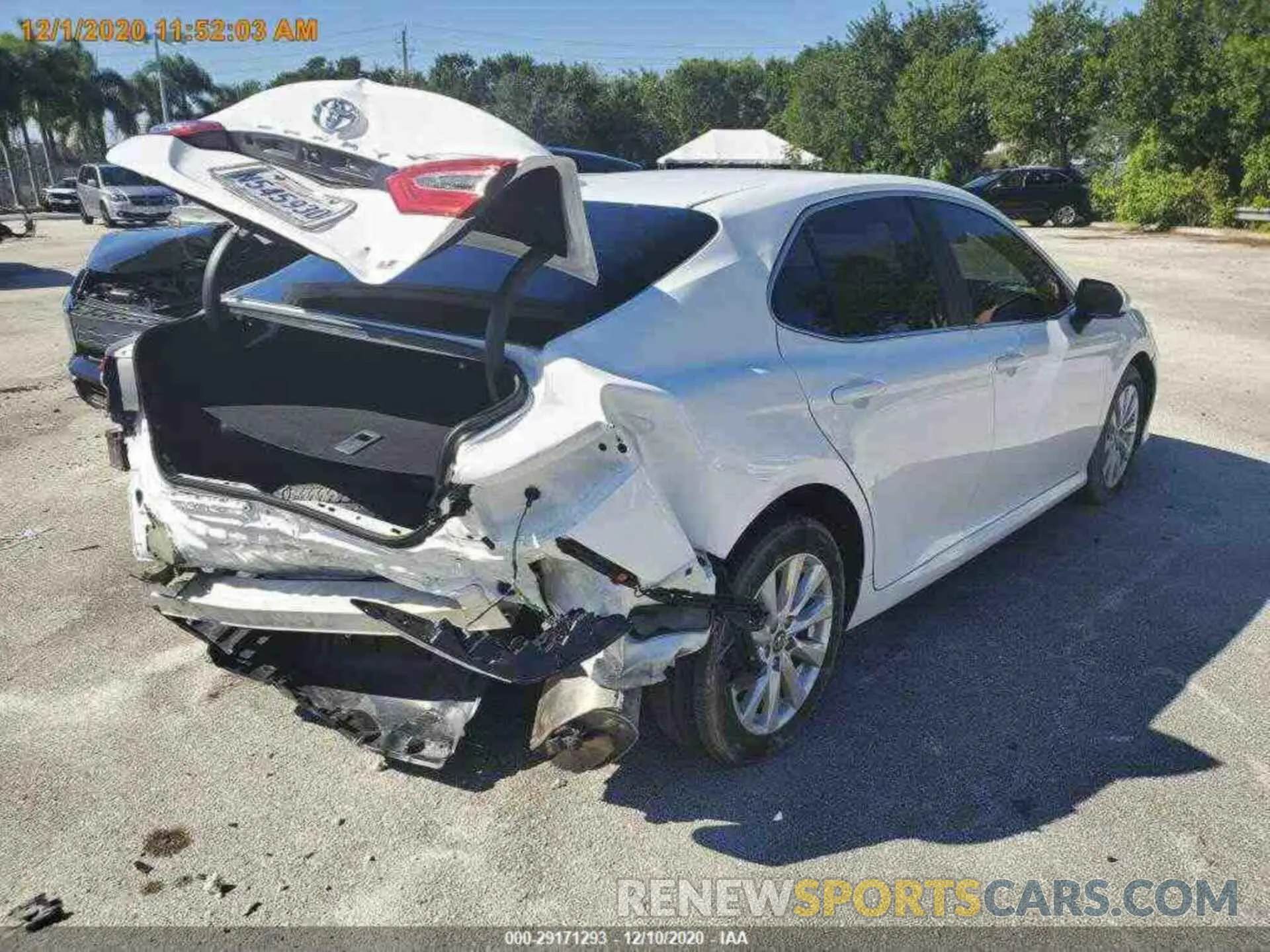 17 fotografías del automóvil dañado 4T1C11AKXLU926673 TOYOTA CAMRY 2020