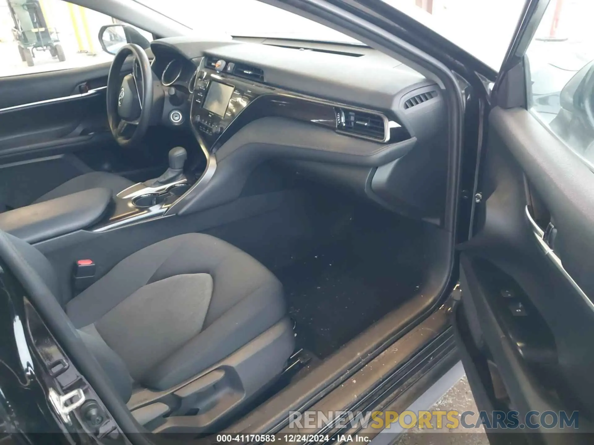5 fotografías del automóvil dañado 4T1C11AKXLU949211 TOYOTA CAMRY 2020