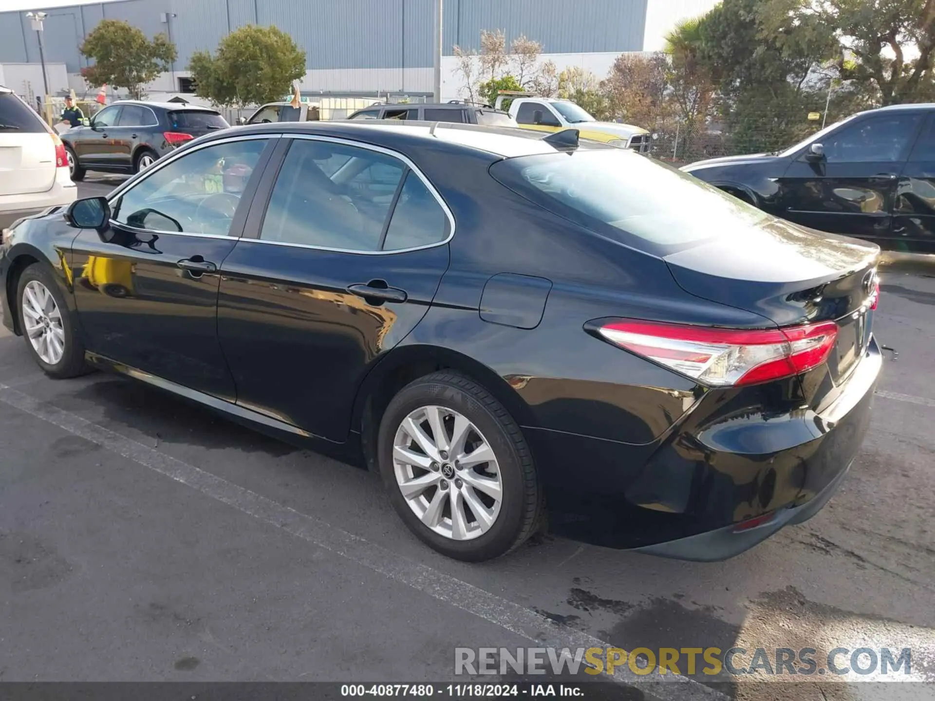 3 fotografías del automóvil dañado 4T1C11AKXLU960175 TOYOTA CAMRY 2020