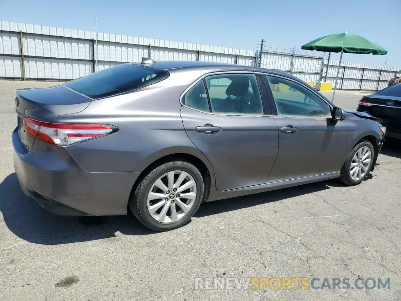 3 fotografías del automóvil dañado 4T1C11AKXLU984783 TOYOTA CAMRY 2020