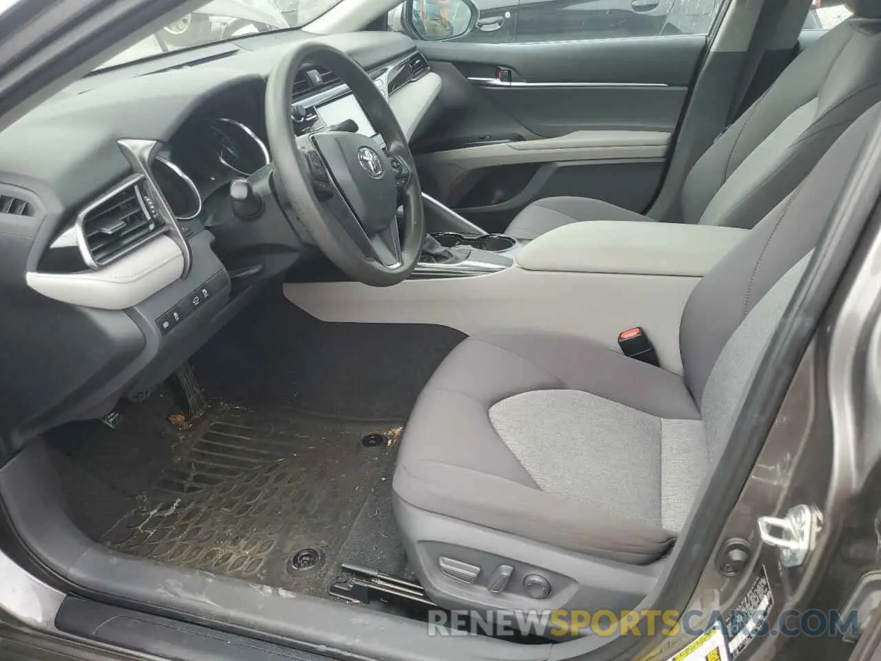 9 fotografías del automóvil dañado 4T1C11AKXLU990227 TOYOTA CAMRY 2020