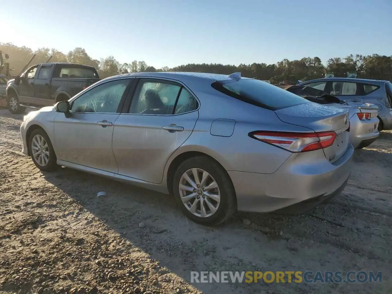 2 fotografías del automóvil dañado 4T1C11AKXLU997694 TOYOTA CAMRY 2020