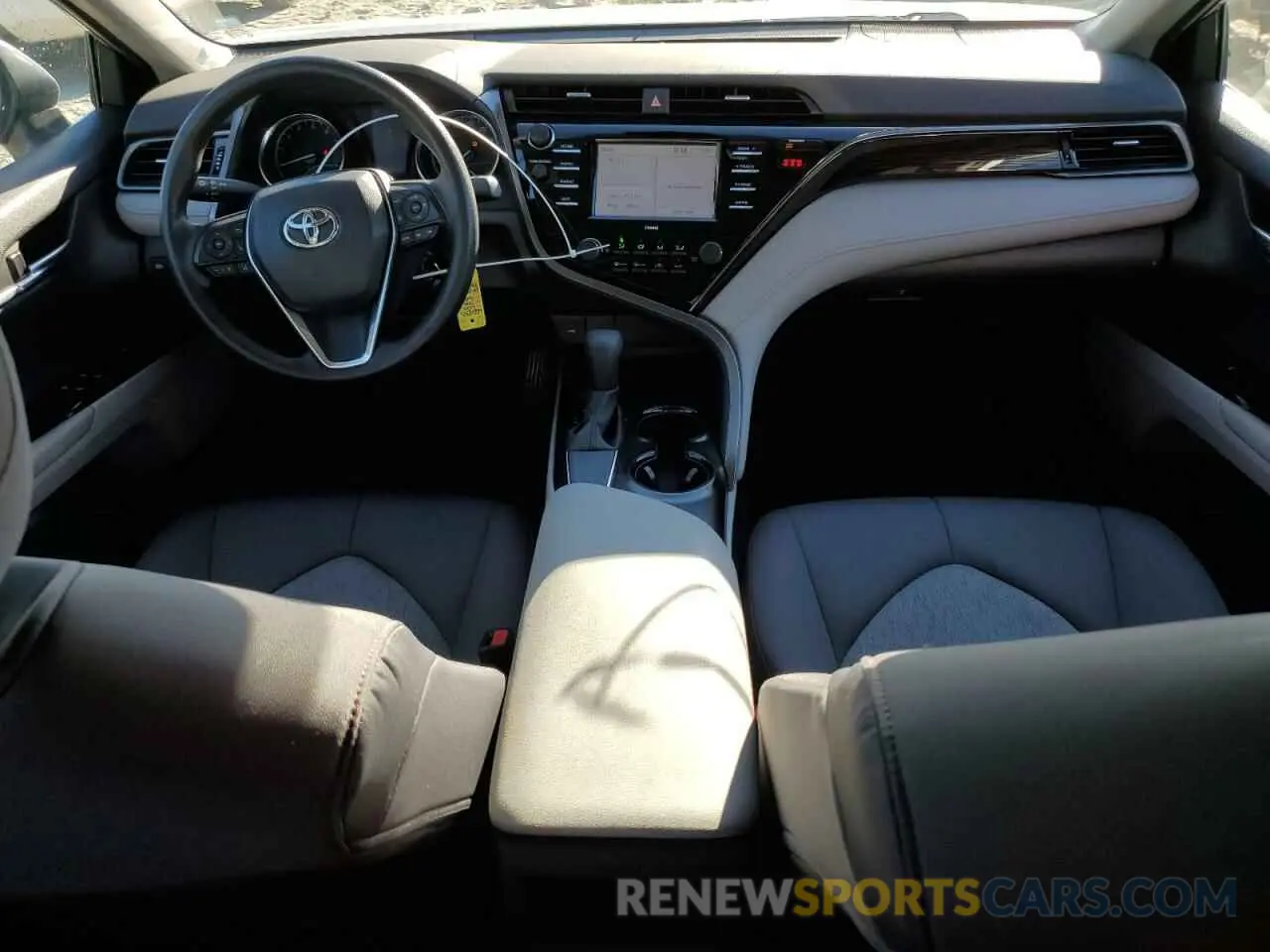 8 fotografías del automóvil dañado 4T1C11AKXLU997694 TOYOTA CAMRY 2020