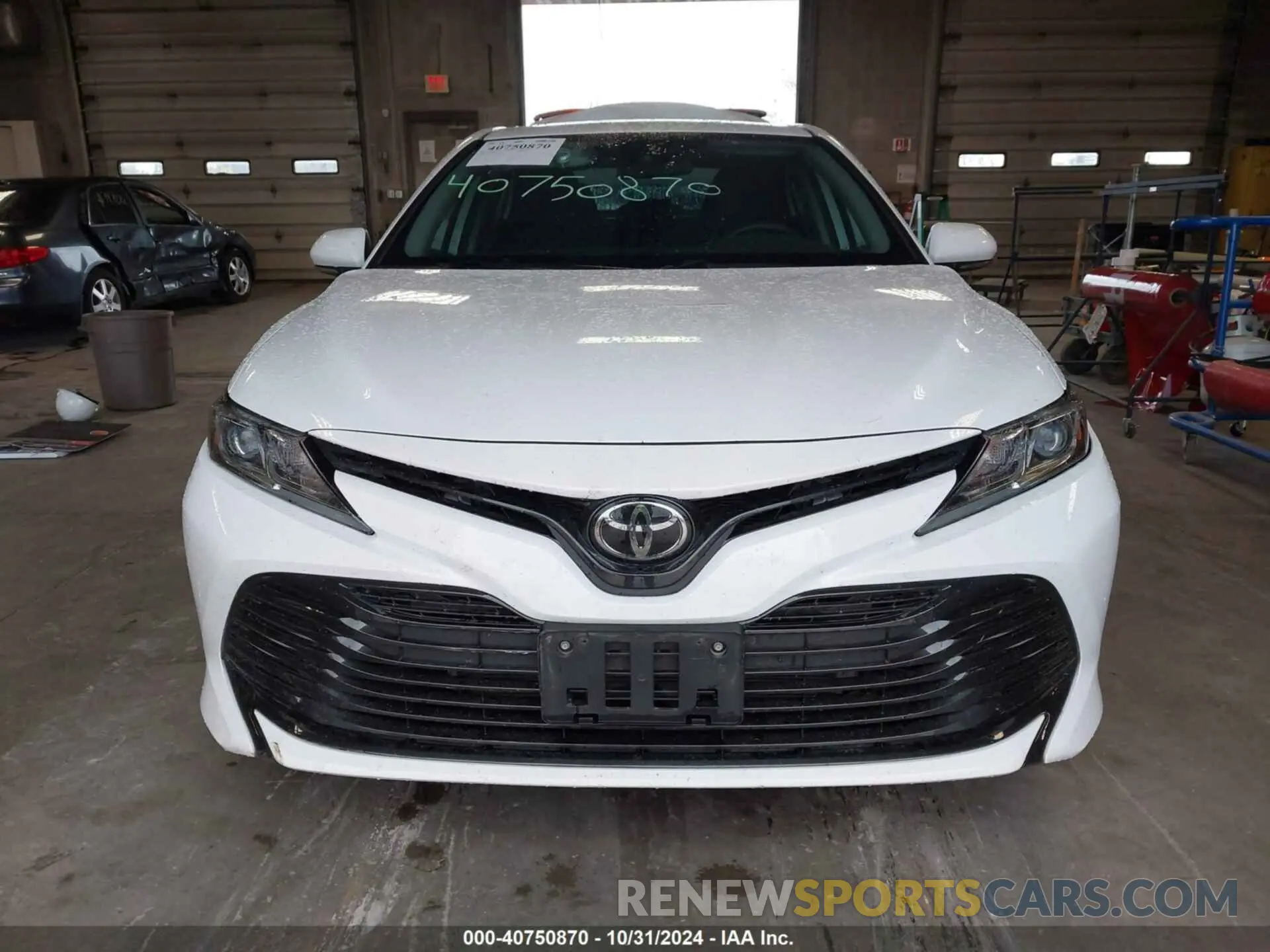 12 fotografías del automóvil dañado 4T1C11BK2LU013095 TOYOTA CAMRY 2020