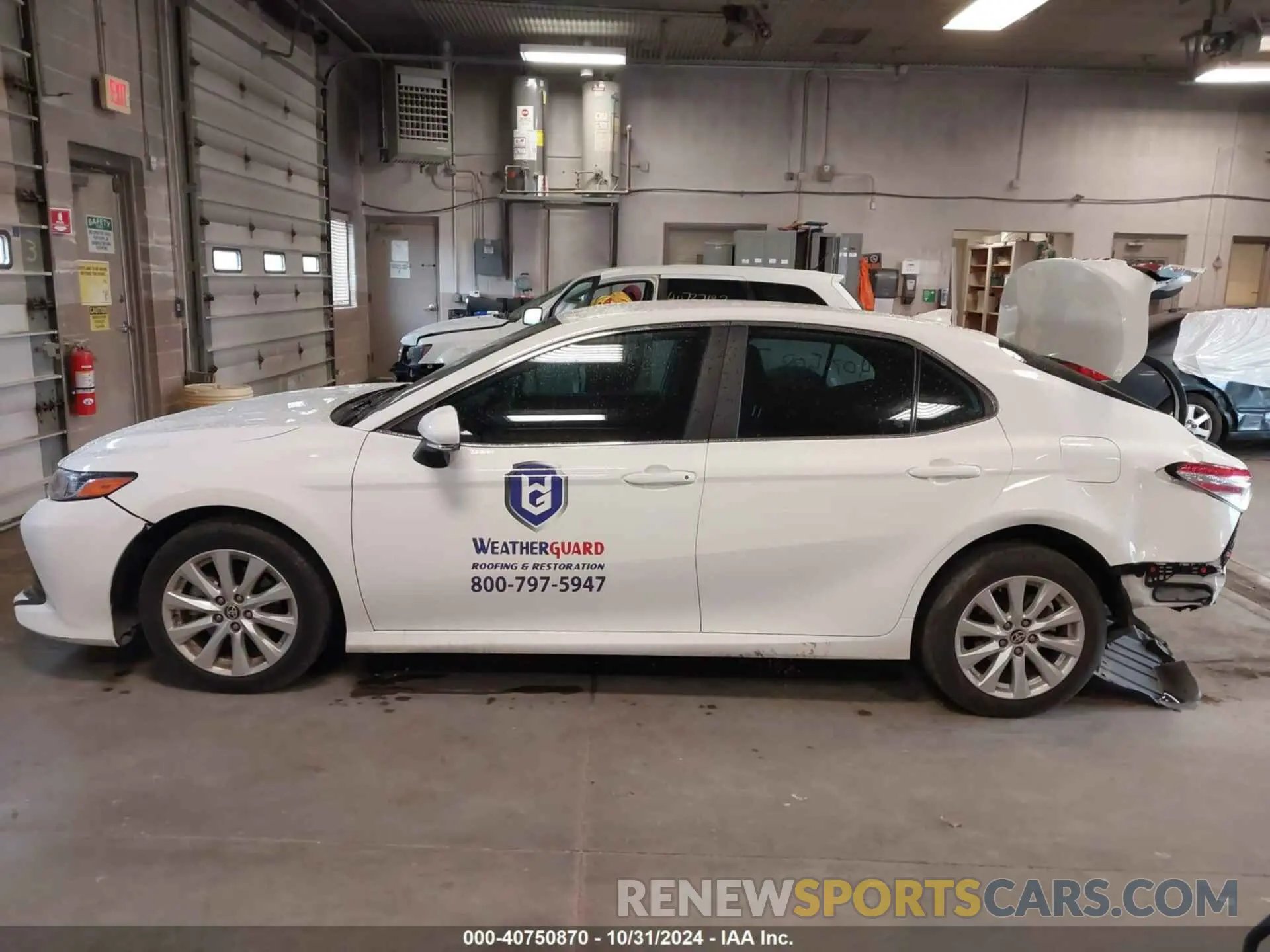 14 fotografías del automóvil dañado 4T1C11BK2LU013095 TOYOTA CAMRY 2020