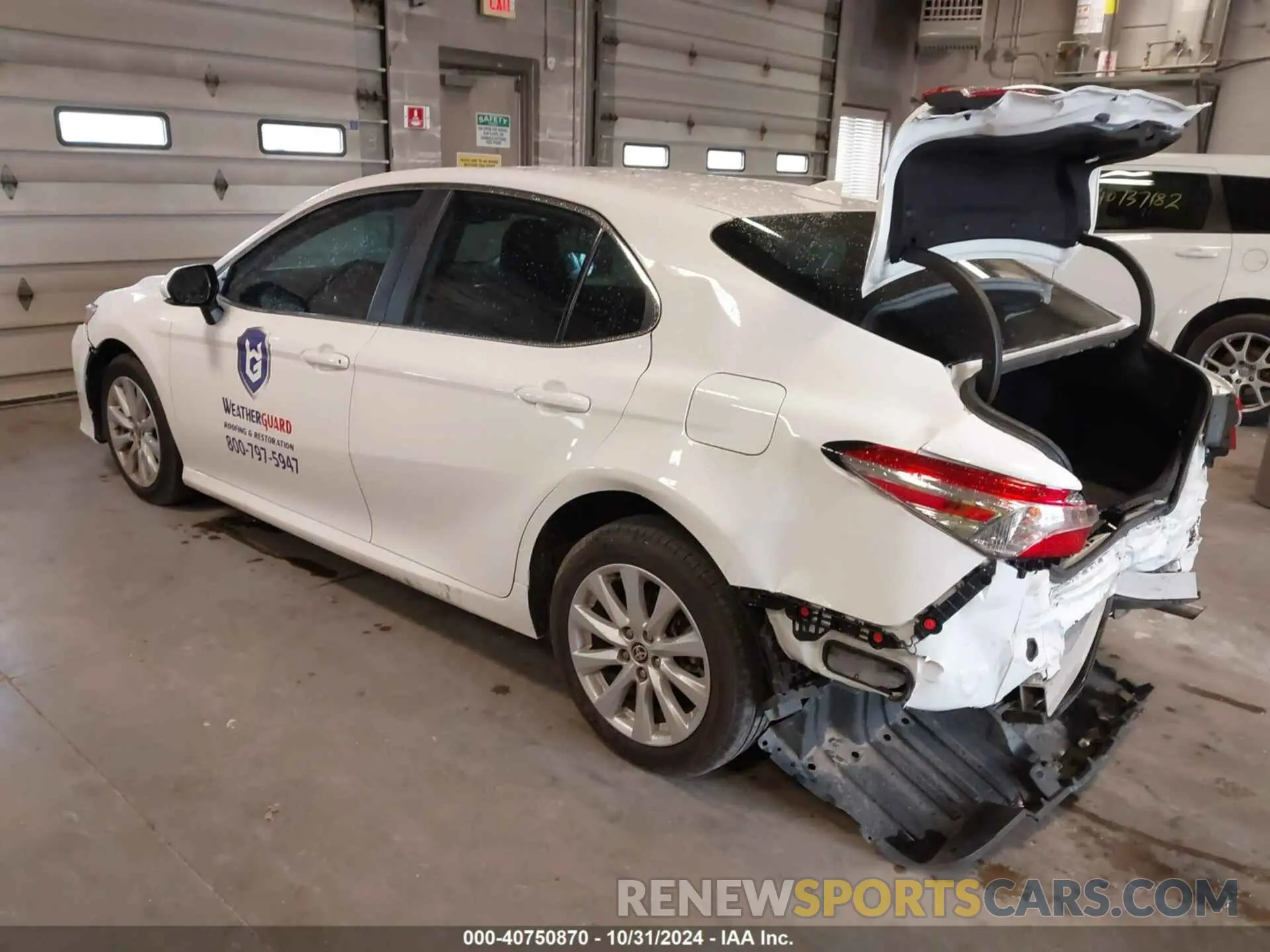 3 fotografías del automóvil dañado 4T1C11BK2LU013095 TOYOTA CAMRY 2020