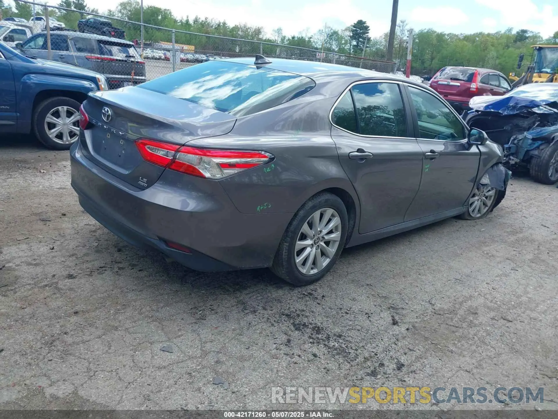 4 fotografías del automóvil dañado 4T1C11BK4LU006259 TOYOTA CAMRY 2020