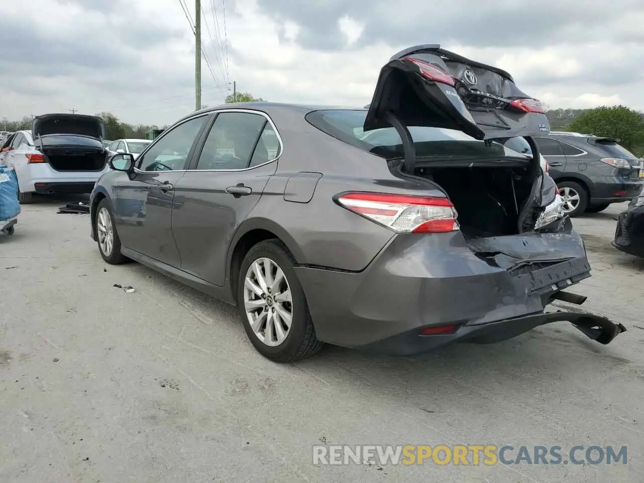 2 fotografías del automóvil dañado 4T1C11BK4LU016922 TOYOTA CAMRY 2020