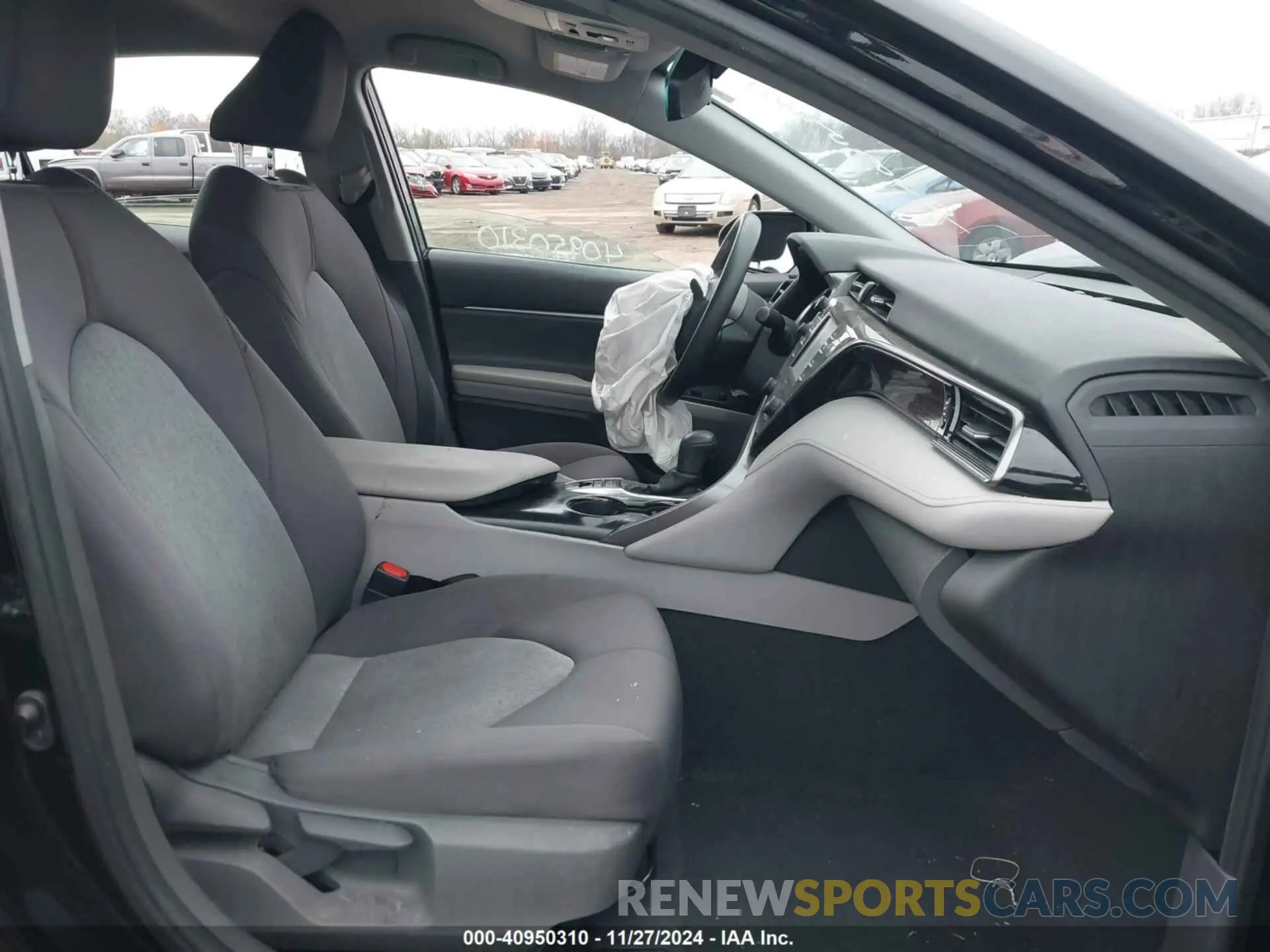 5 fotografías del automóvil dañado 4T1C31AK0LU535879 TOYOTA CAMRY 2020