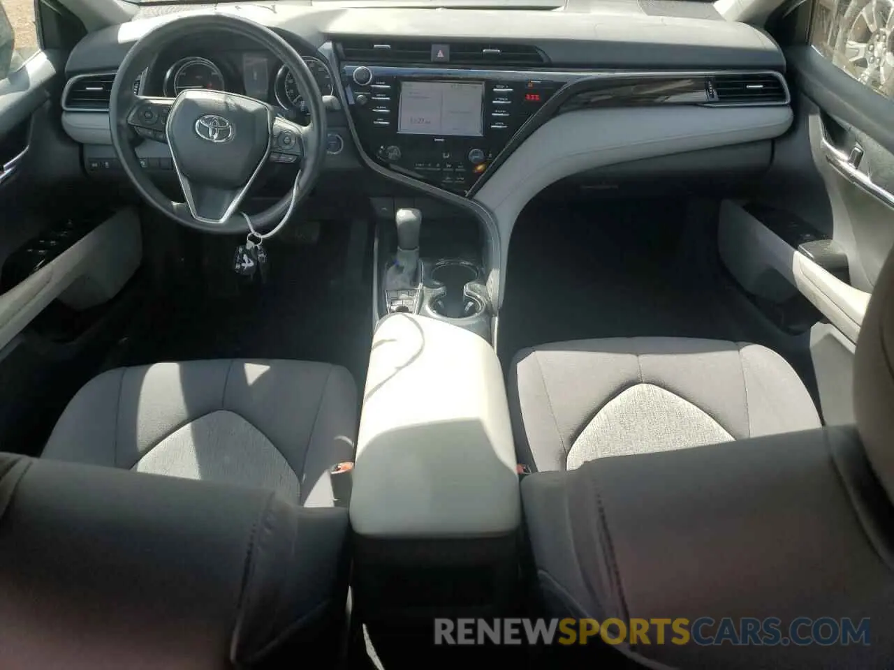 8 fotografías del automóvil dañado 4T1C31AK1LU018221 TOYOTA CAMRY 2020