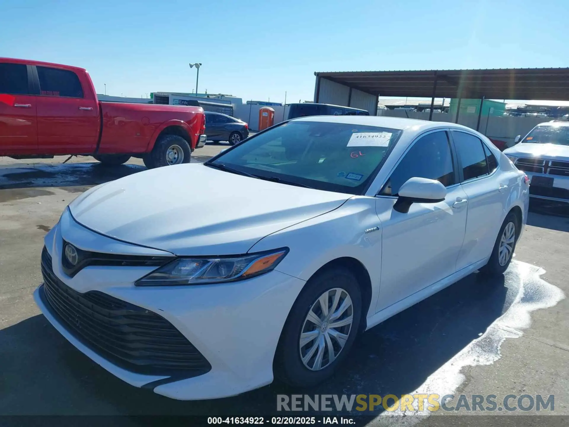 2 fotografías del automóvil dañado 4T1C31AK1LU525670 TOYOTA CAMRY 2020
