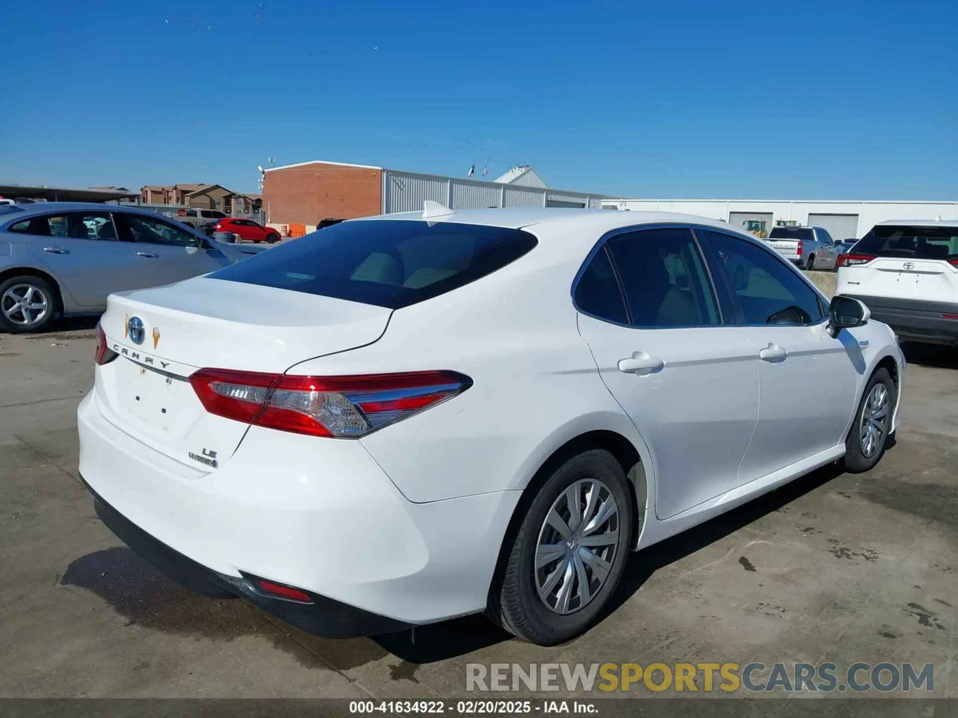 4 fotografías del automóvil dañado 4T1C31AK1LU525670 TOYOTA CAMRY 2020