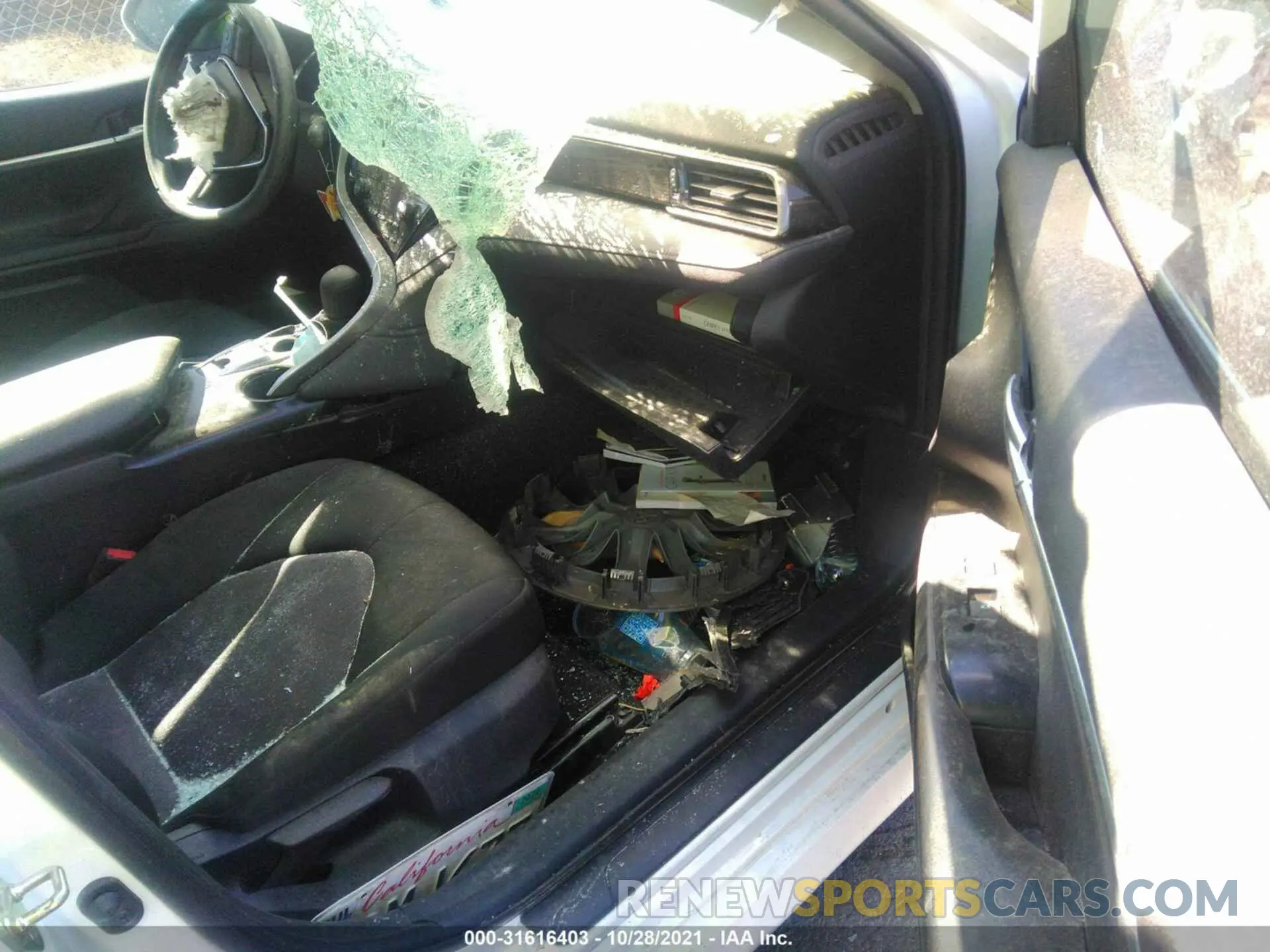 5 fotografías del automóvil dañado 4T1C31AK1LU537799 TOYOTA CAMRY 2020