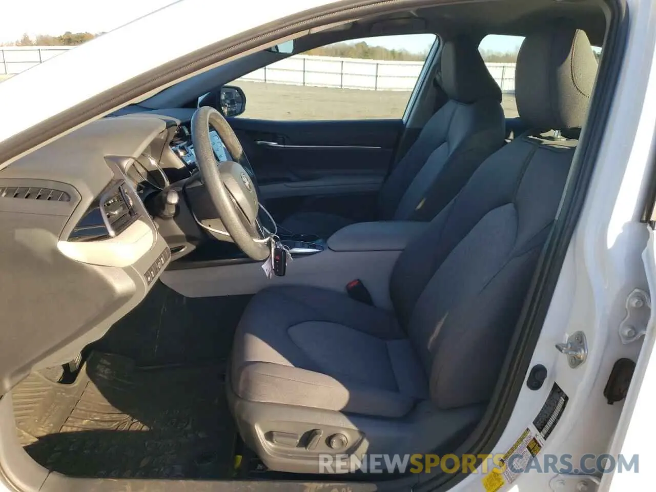 7 fotografías del automóvil dañado 4T1C31AK1LU539102 TOYOTA CAMRY 2020