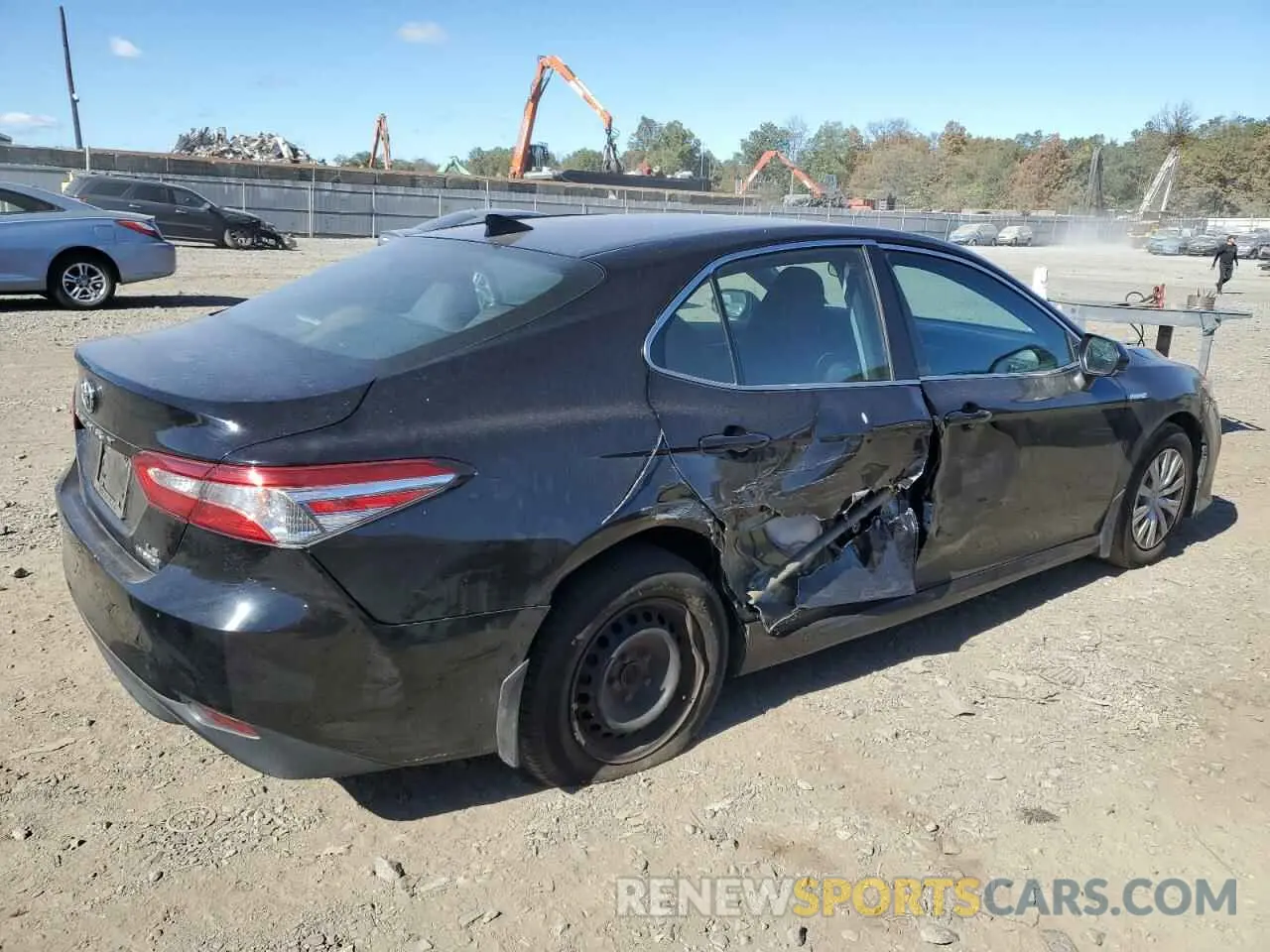 3 fotografías del automóvil dañado 4T1C31AK2LU521837 TOYOTA CAMRY 2020