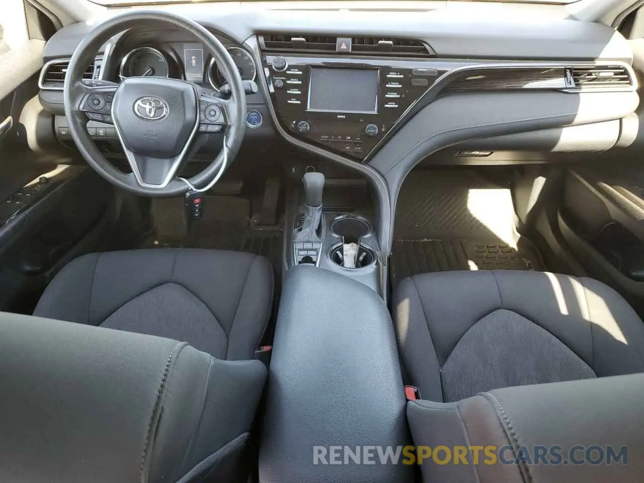 8 fotografías del automóvil dañado 4T1C31AK2LU521837 TOYOTA CAMRY 2020