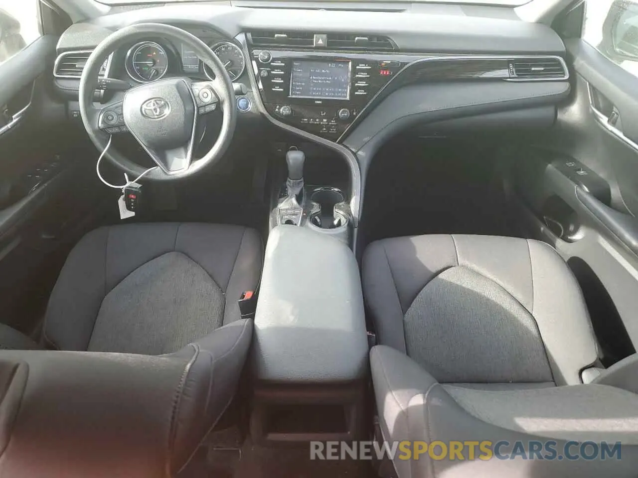 8 fotografías del automóvil dañado 4T1C31AK2LU528030 TOYOTA CAMRY 2020