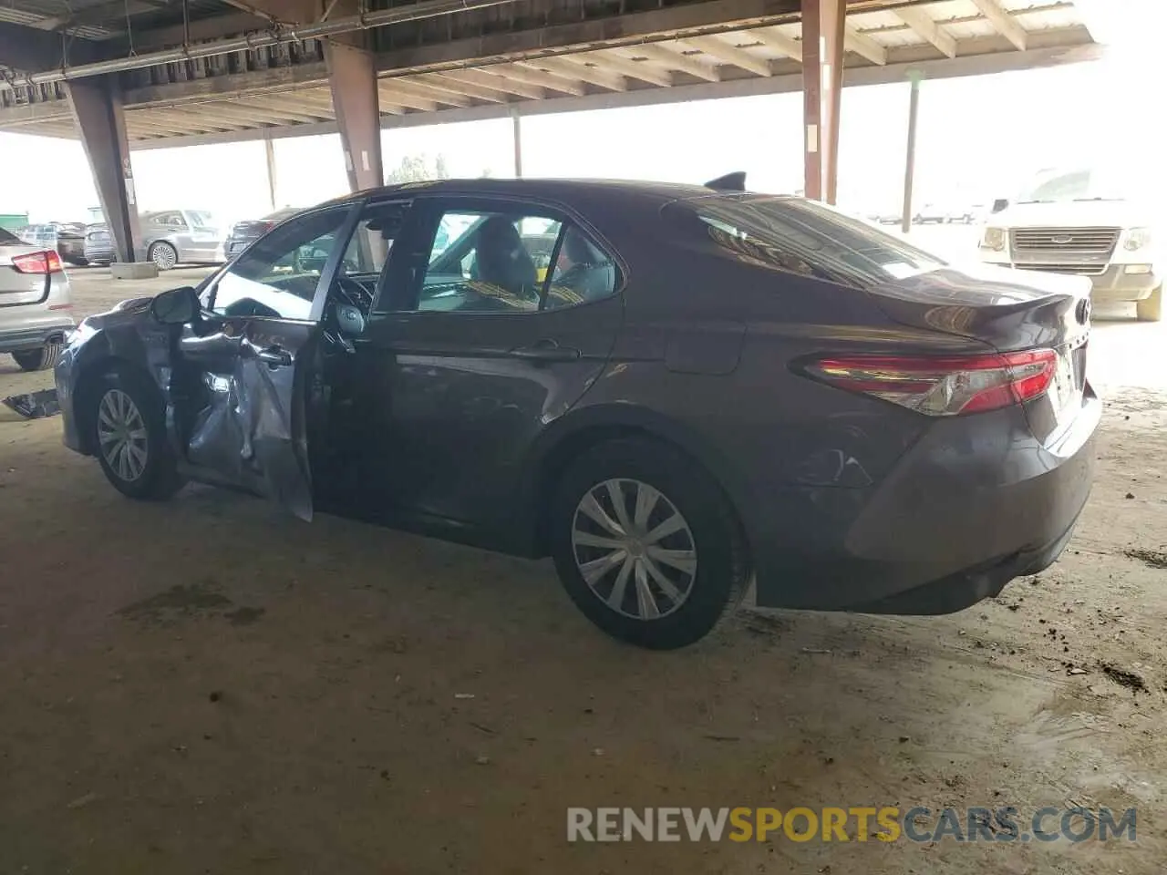 2 fotografías del automóvil dañado 4T1C31AK2LU531347 TOYOTA CAMRY 2020