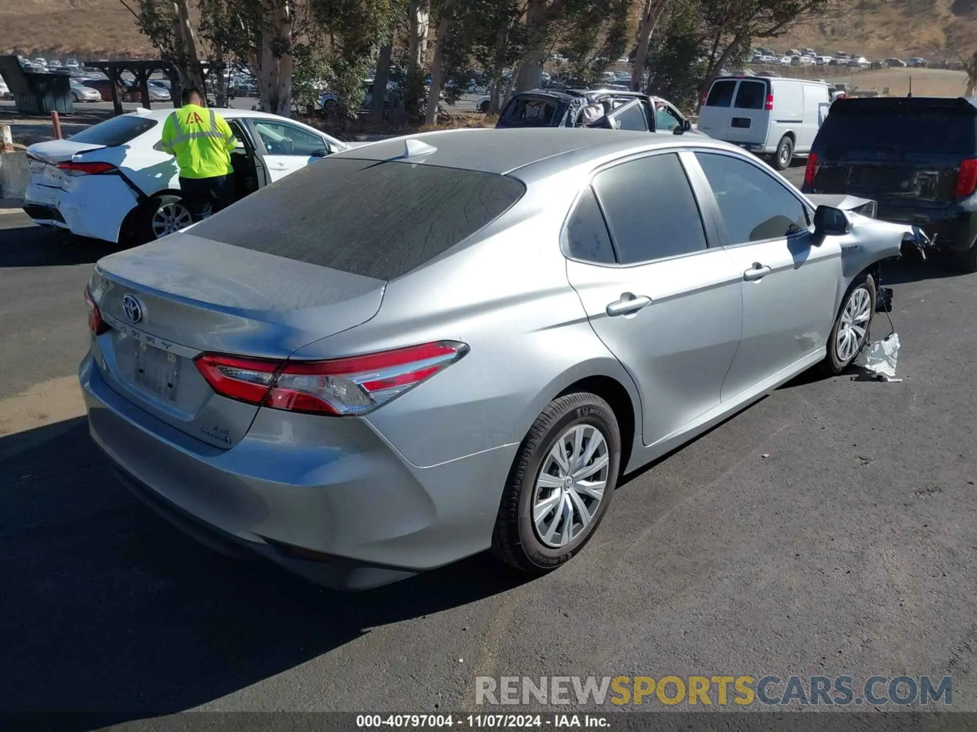 4 fotografías del automóvil dañado 4T1C31AK2LU541652 TOYOTA CAMRY 2020