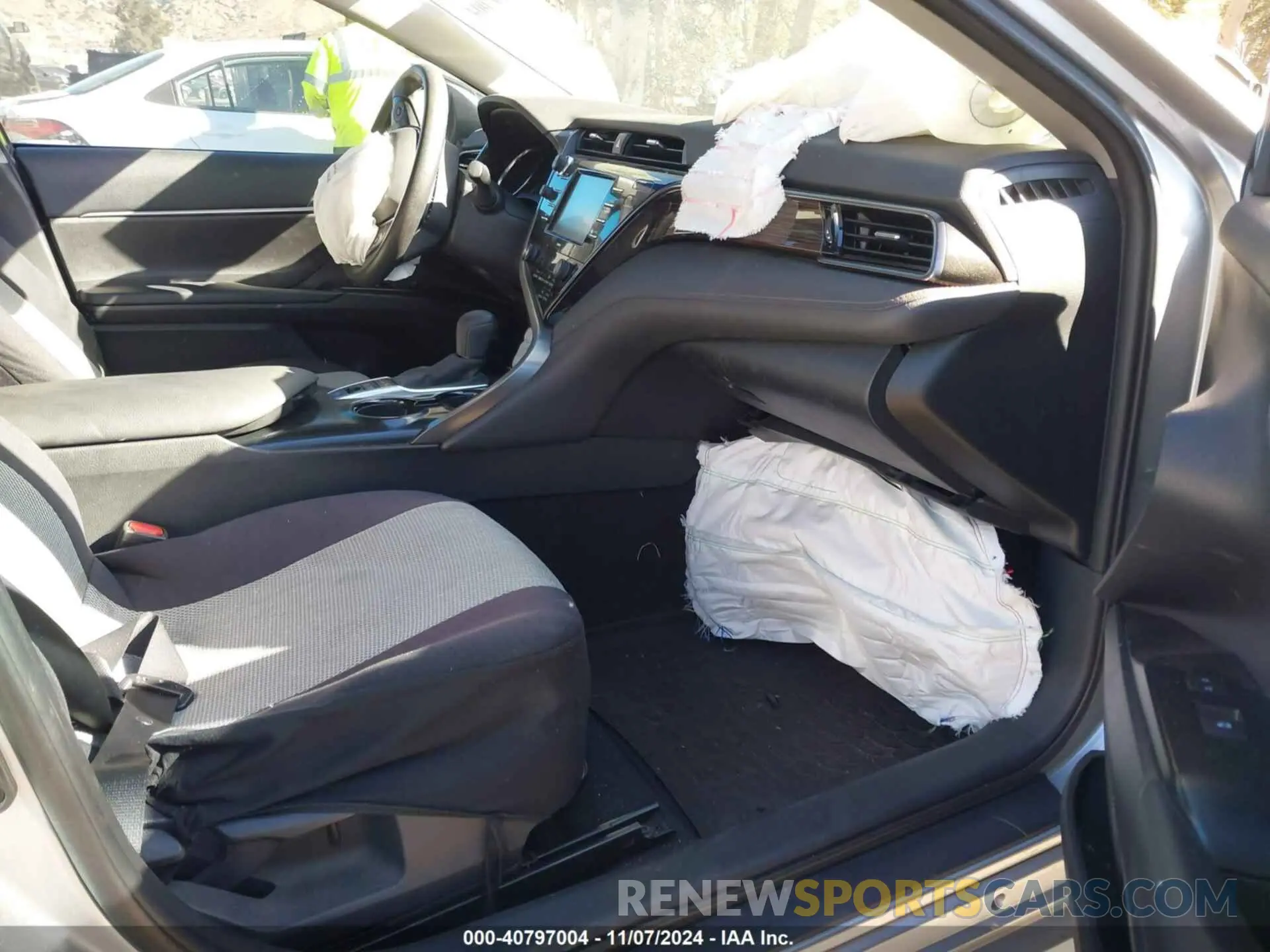 5 fotografías del automóvil dañado 4T1C31AK2LU541652 TOYOTA CAMRY 2020