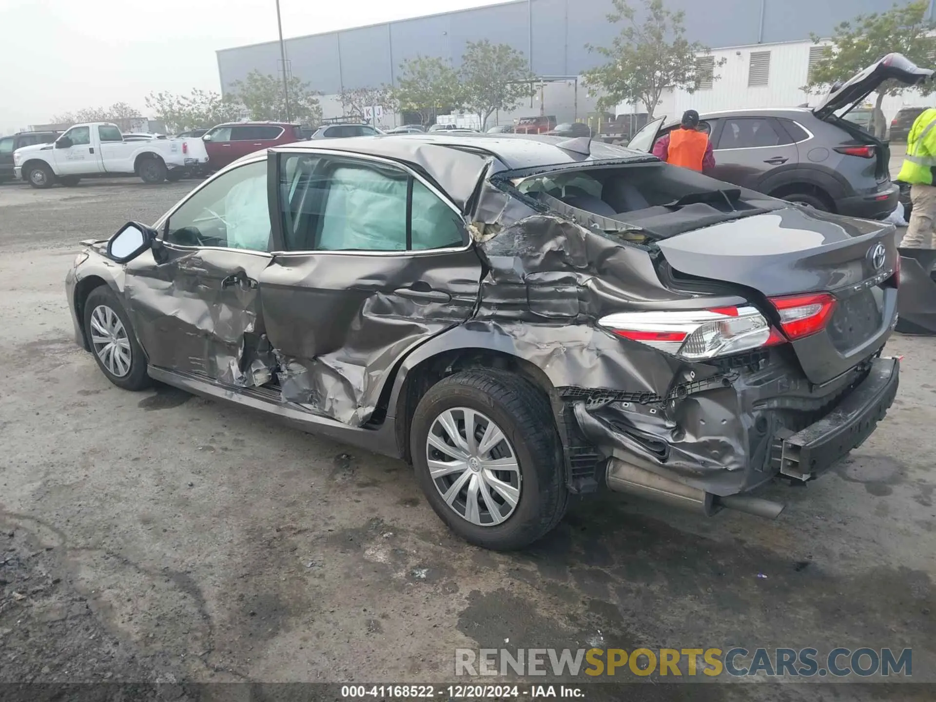 3 fotografías del automóvil dañado 4T1C31AK2LU544731 TOYOTA CAMRY 2020